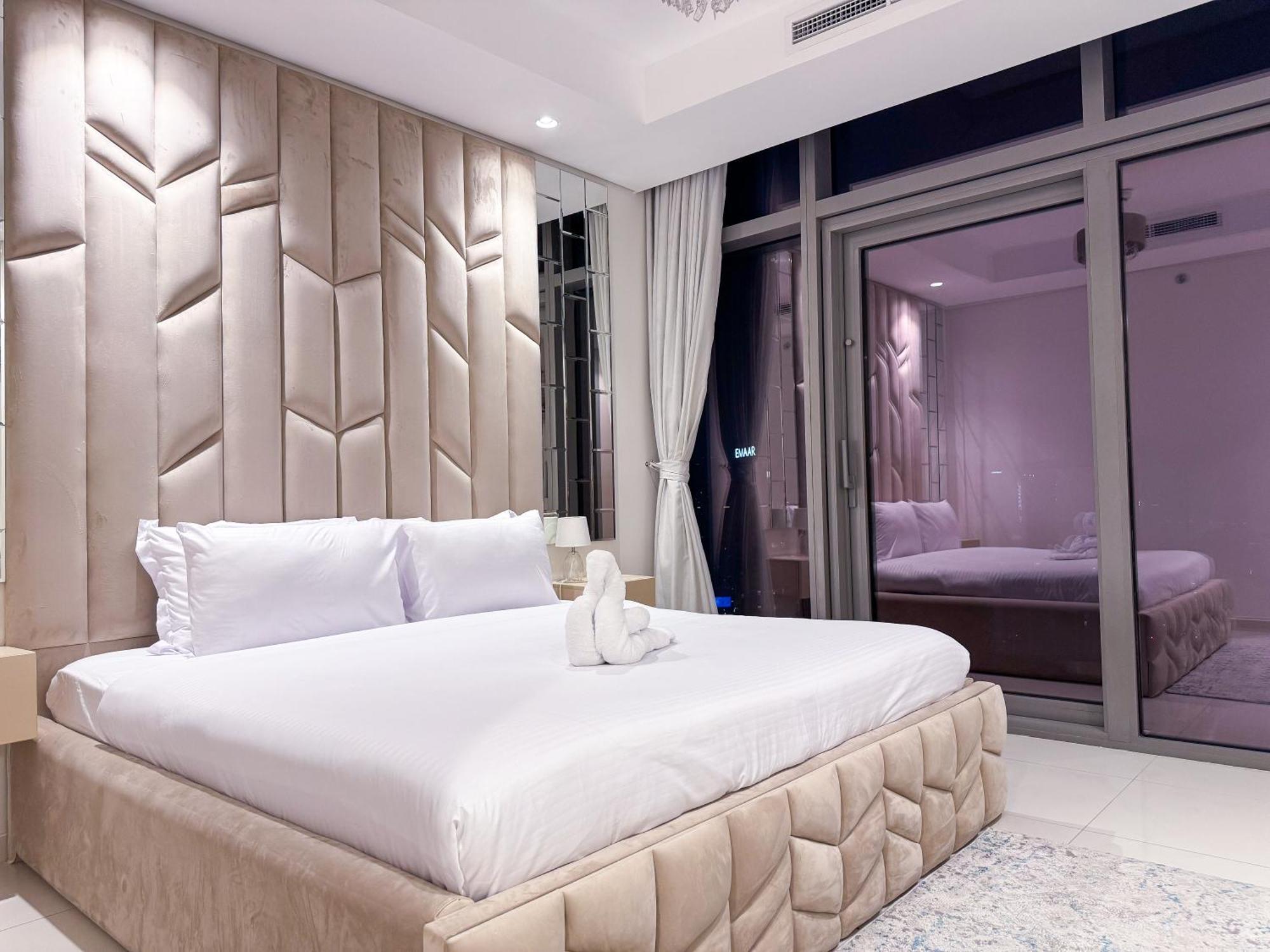 Apartment Paramount Midtown - 53rd Floor 2bedroom With Famous Roof Infinity Pool Overlooking Burj Khalifa