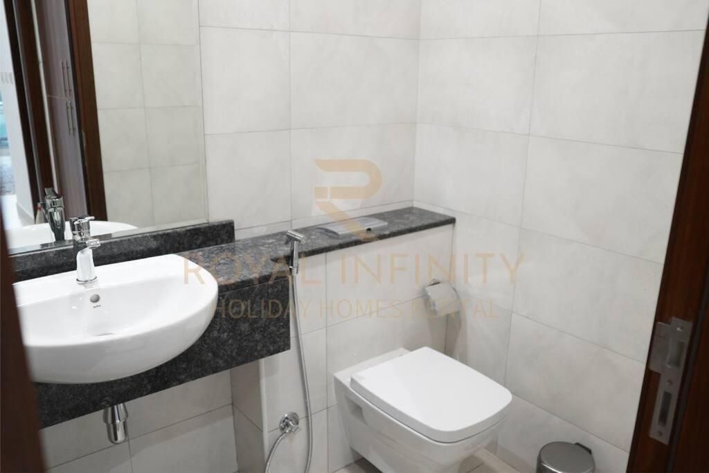 Furnished 1bedroom Equipped Kitchen Near Airport & Metro Idea For Family And Business Apartment *