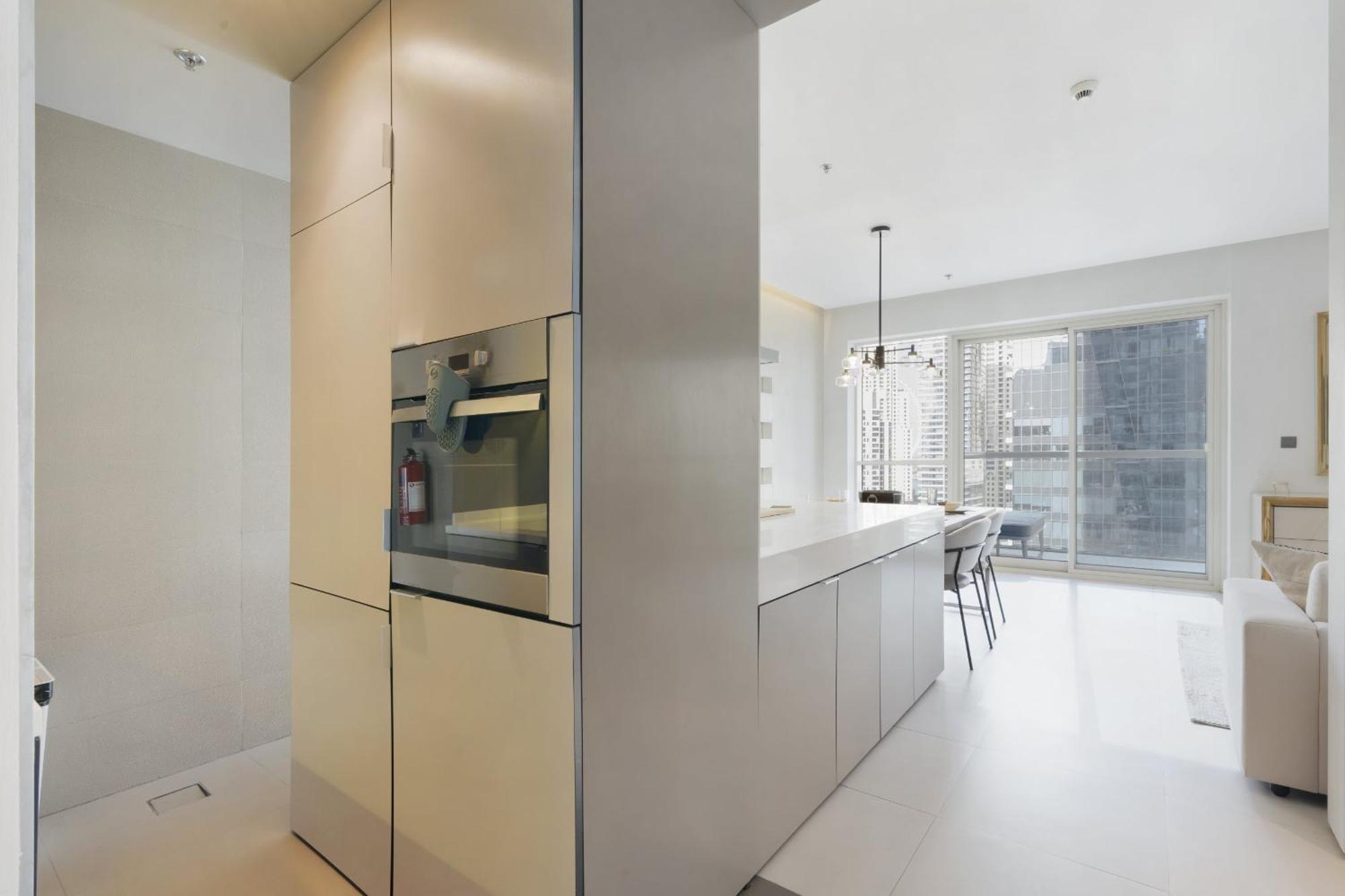 Sleek And Modern 2br In West Avenue, Marina- Allsopp&allsopp *