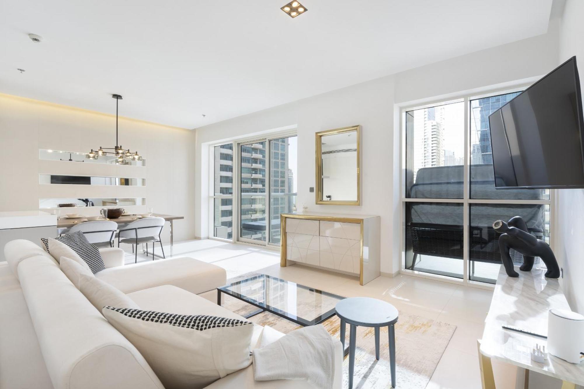 Sleek And Modern 2br In West Avenue, Marina- Allsopp&allsopp *