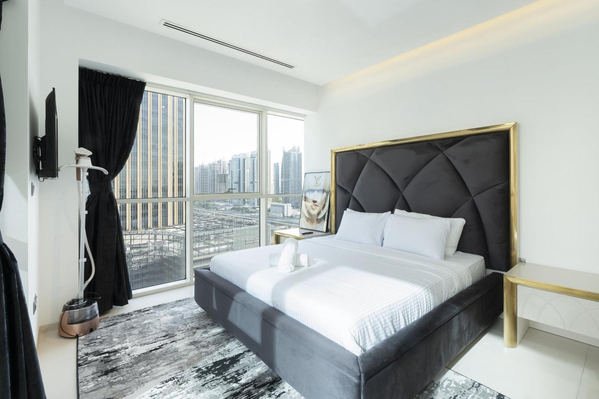 Sleek And Modern 2br In West Avenue, Marina- Allsopp&allsopp Dubai