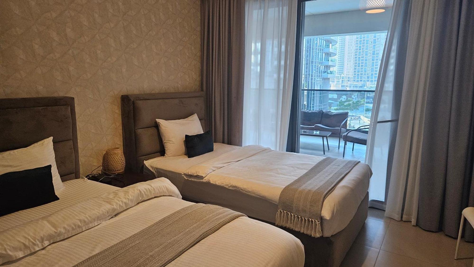 Apartment Mh - Act Tower - Burj View - 2bhk - Ref 410 Dubai