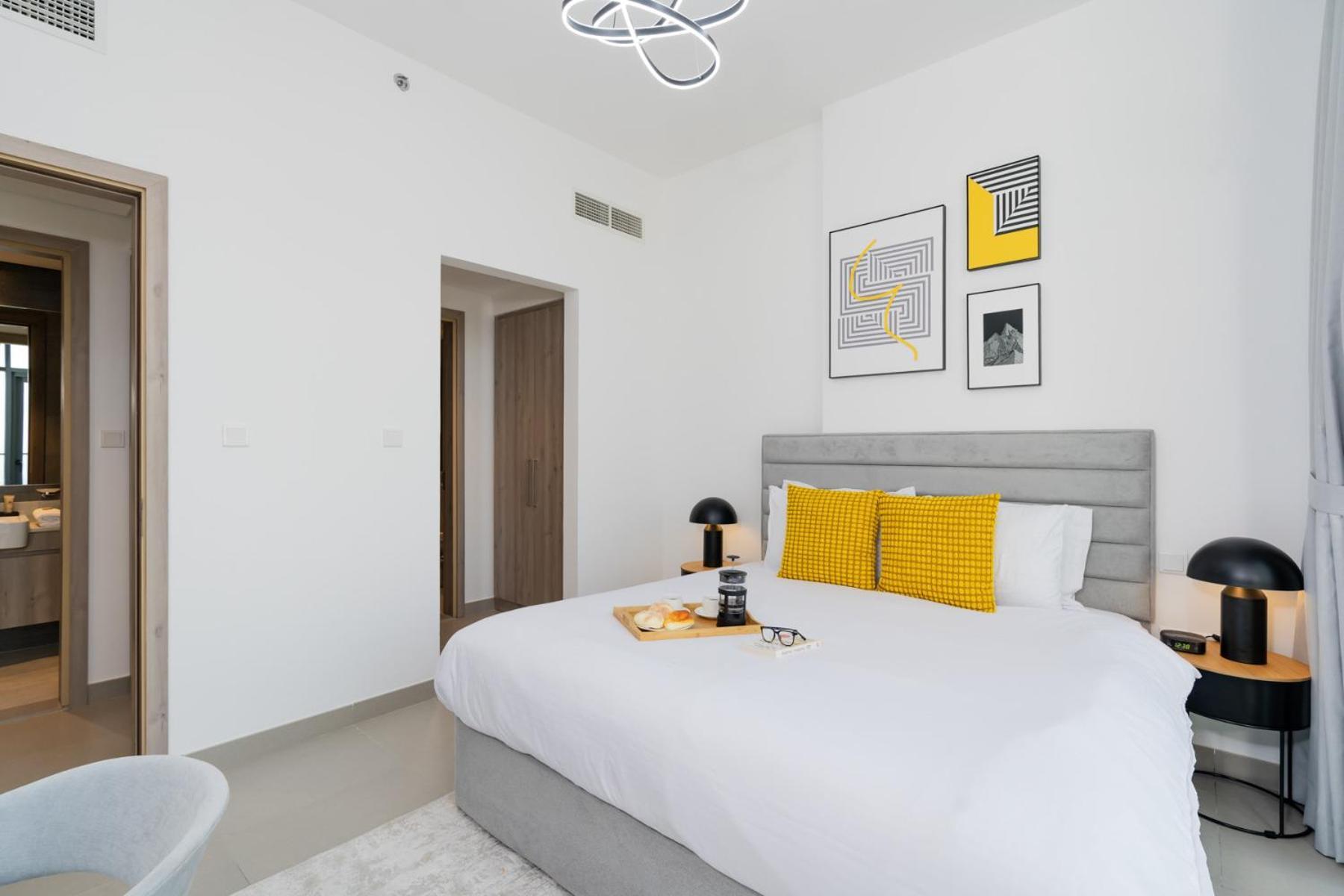 Beautiful - Brand New - Stylish Spacious Apartment *