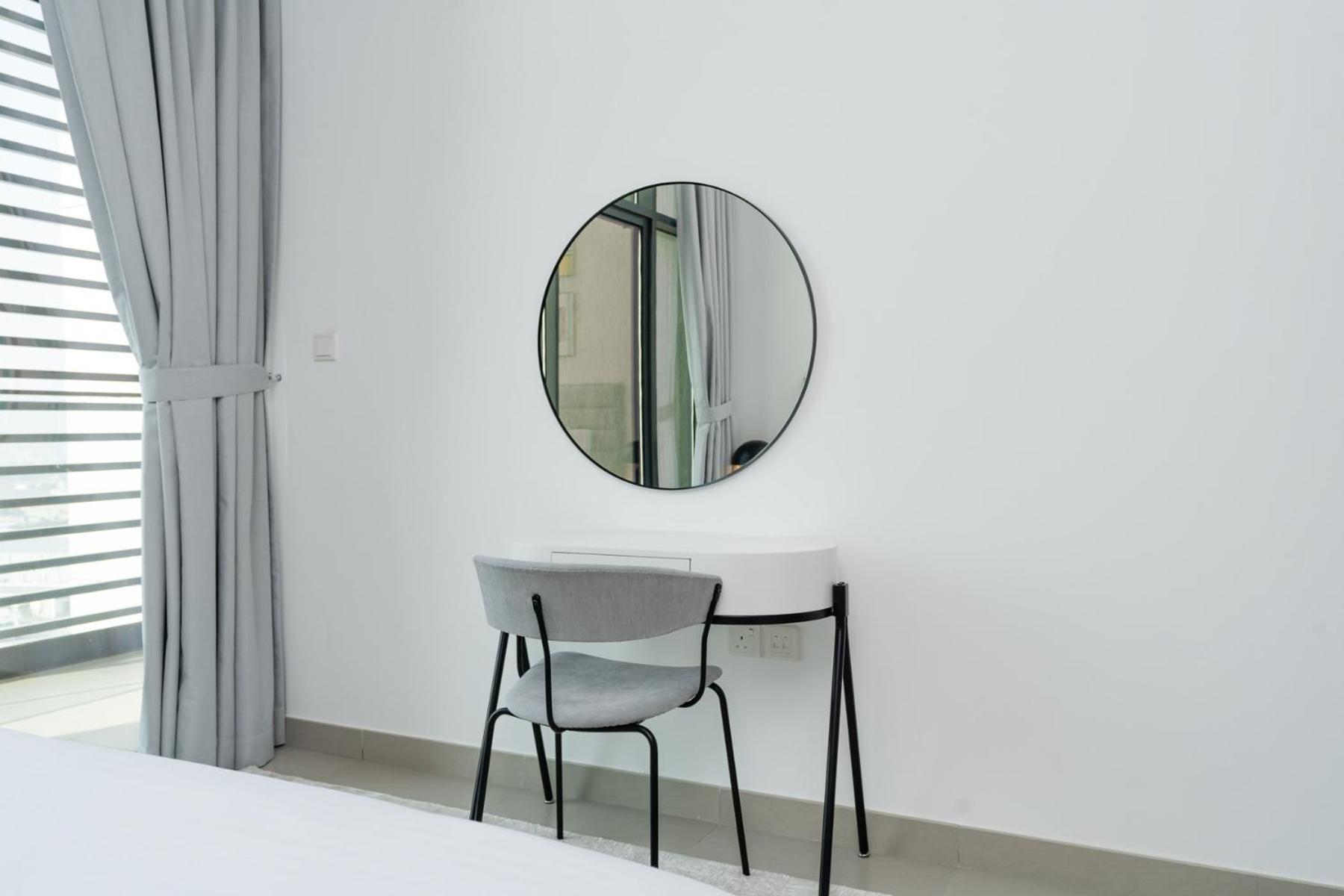 Beautiful - Brand New - Stylish Spacious Apartment *