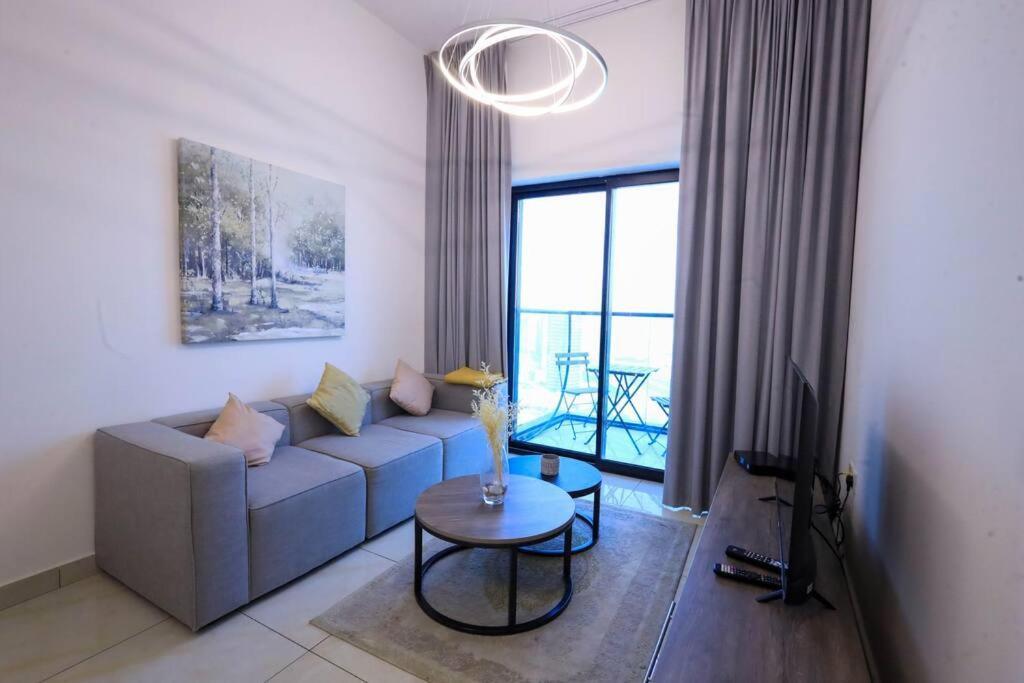Apartment Super Luxury 1-bedroom For Rent At Jumeirah Village Circle *