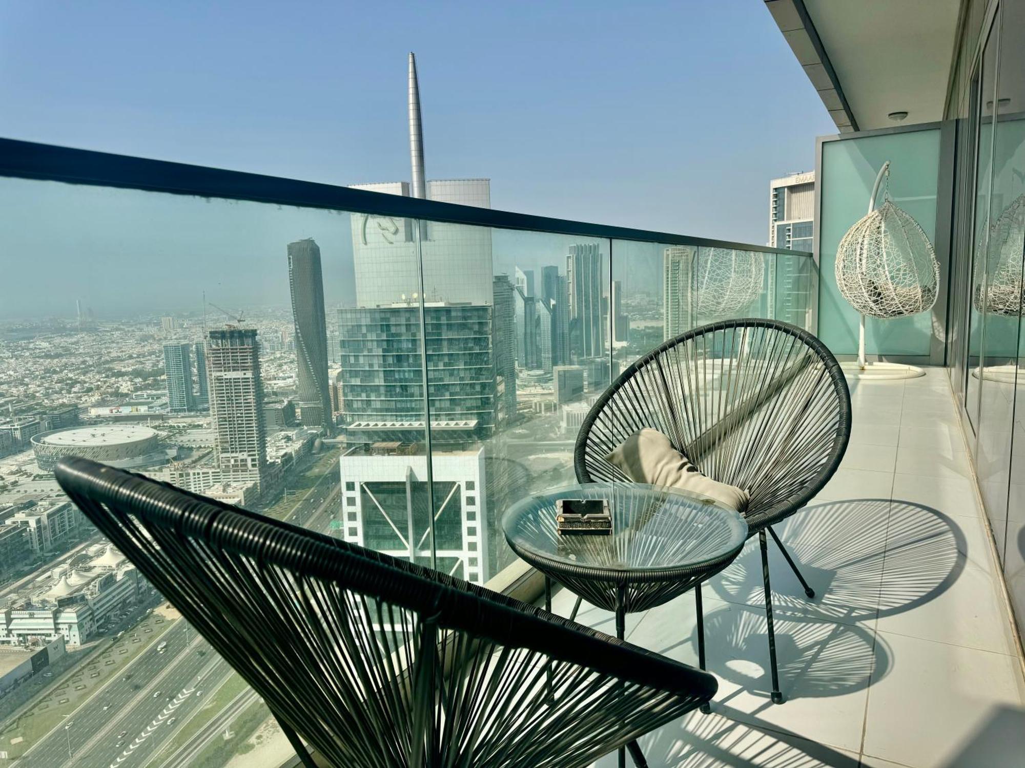 62nd Floor With Stunning Sea Views Infinity Pool Access 2-bedroom
