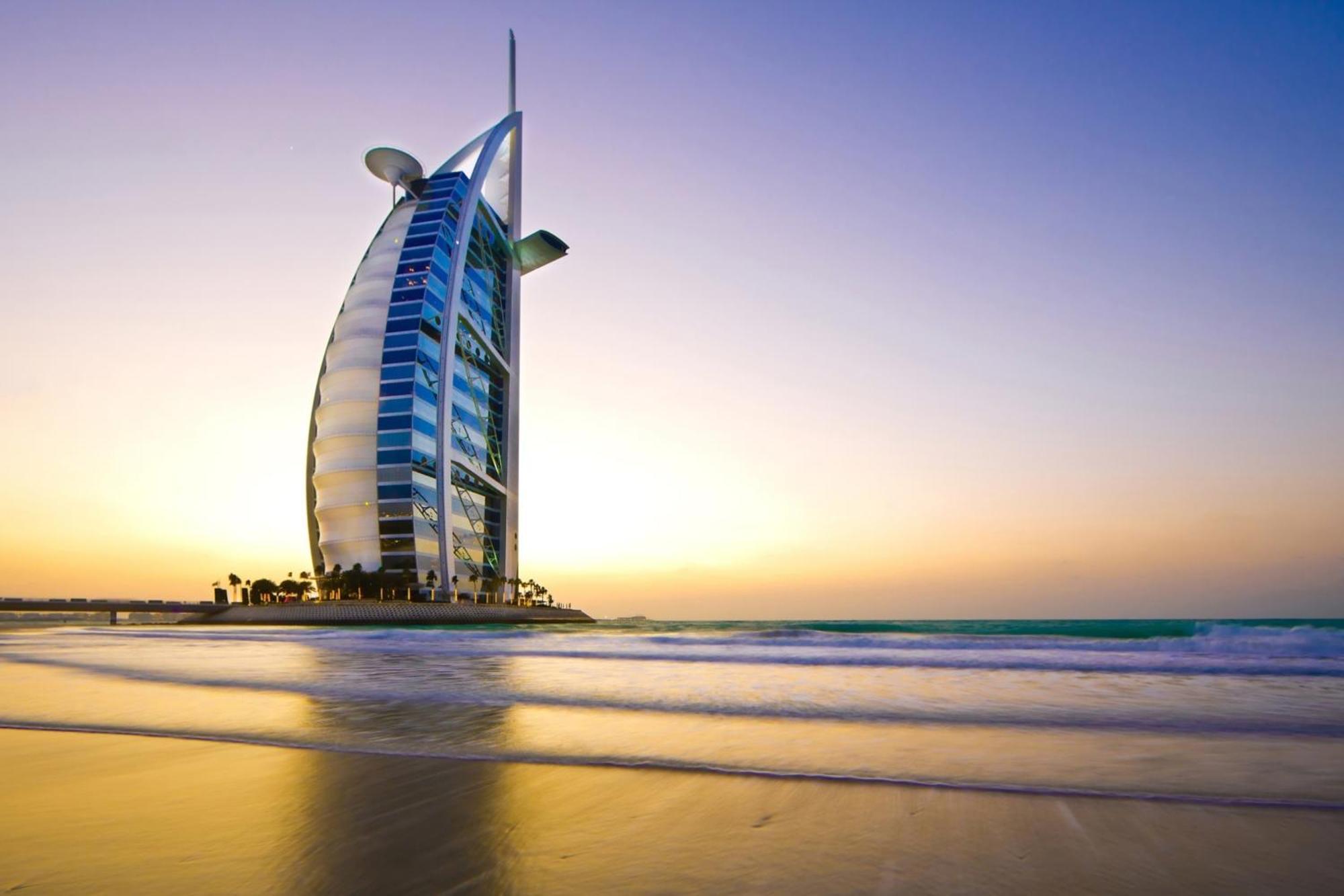 Apartment High-rise Chic, Burj Crown, Opera Boulevard View, By Mall