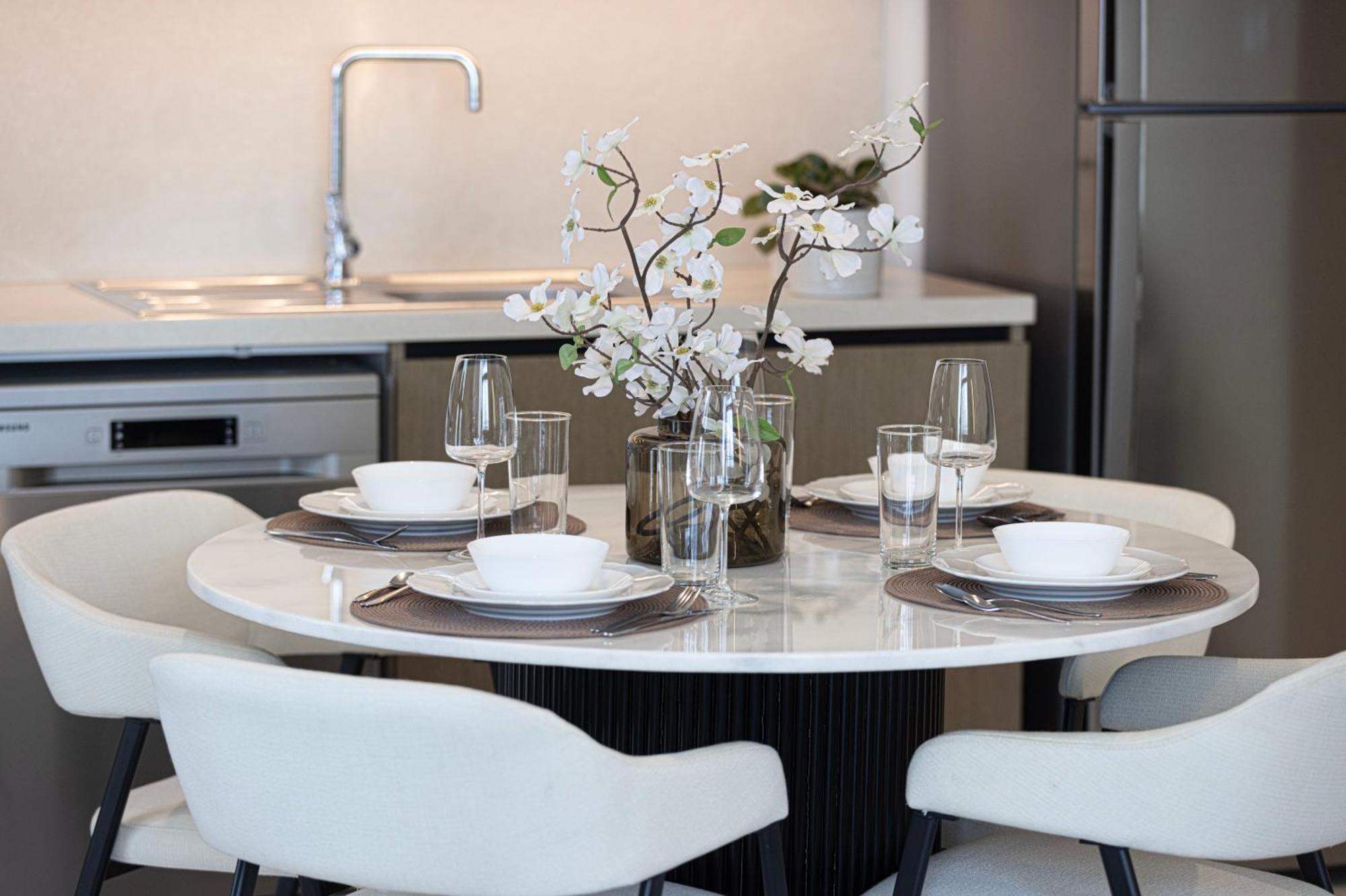 Apartment High-rise Chic, Burj Crown, Opera Boulevard View, By Mall Dubai
