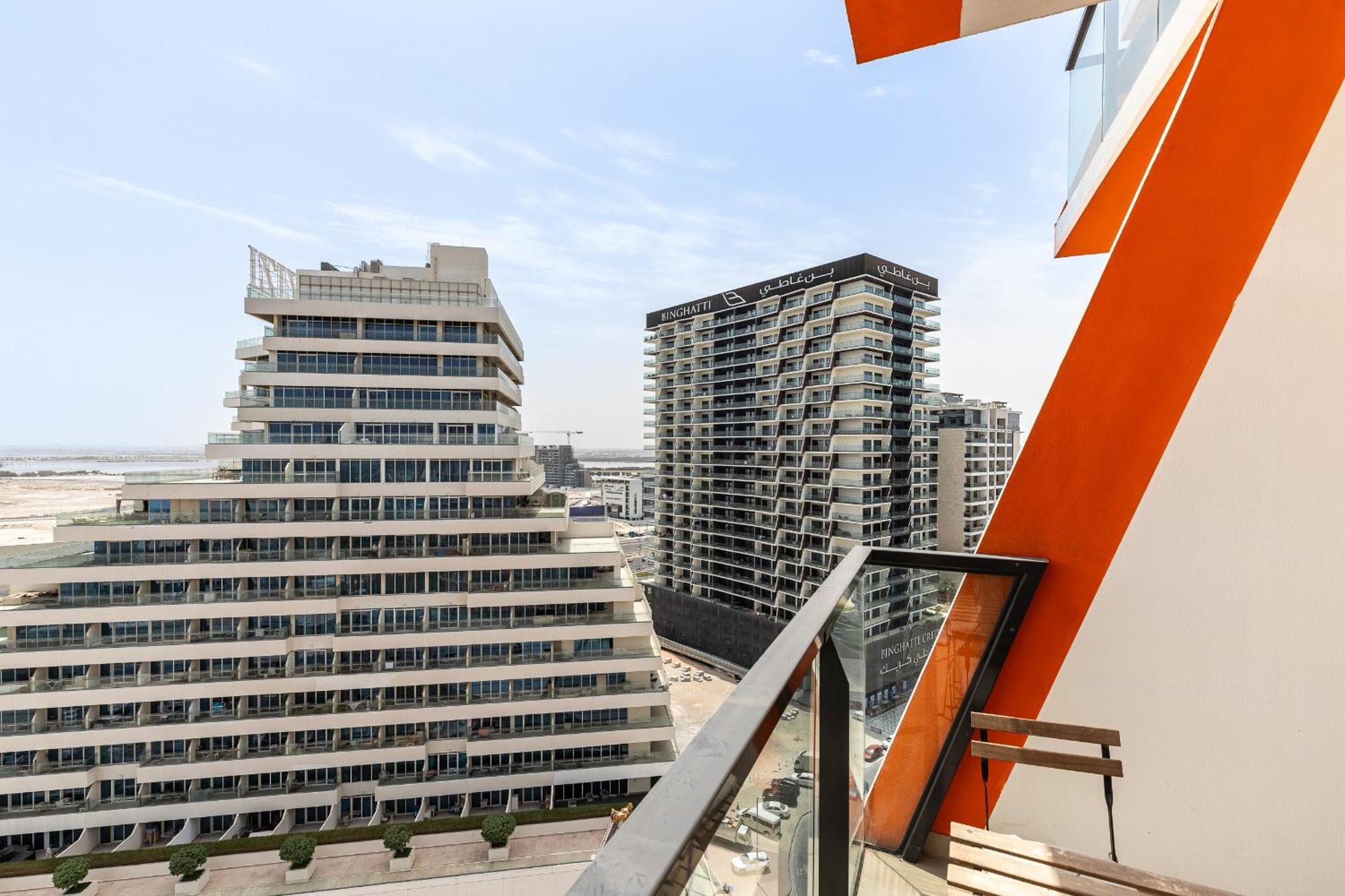 Binghatti Gateway By Simply Comfort Dubai