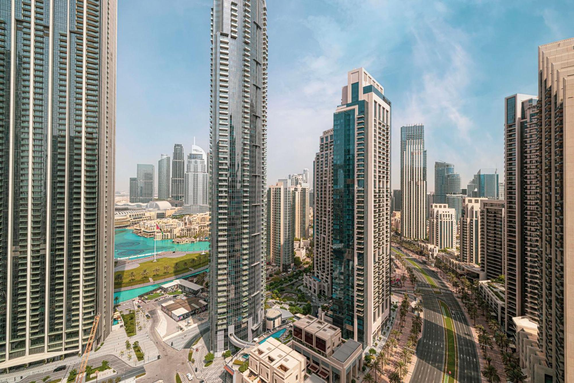 Apartment High-rise Chic, Burj Crown, Opera Boulevard View, By Mall Dubai