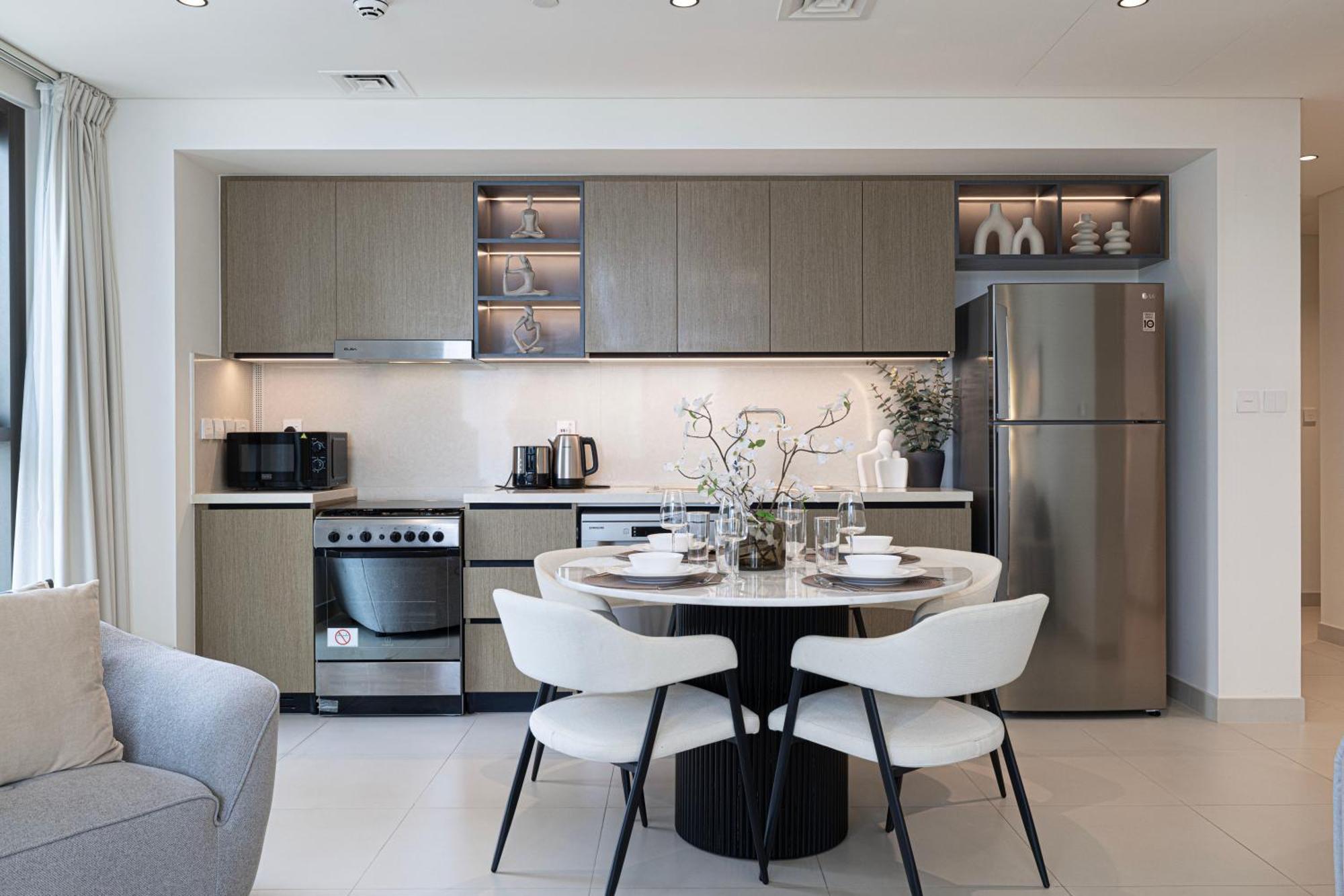 High-rise Chic, Burj Crown, Opera Boulevard View, By Mall Apartment Dubai