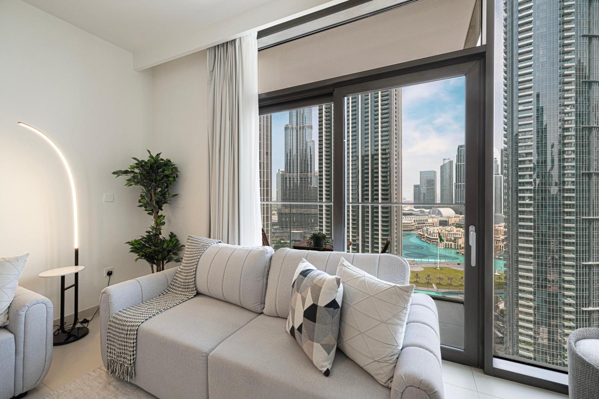 High-rise Chic, Burj Crown, Opera Boulevard View, By Mall Apartment
