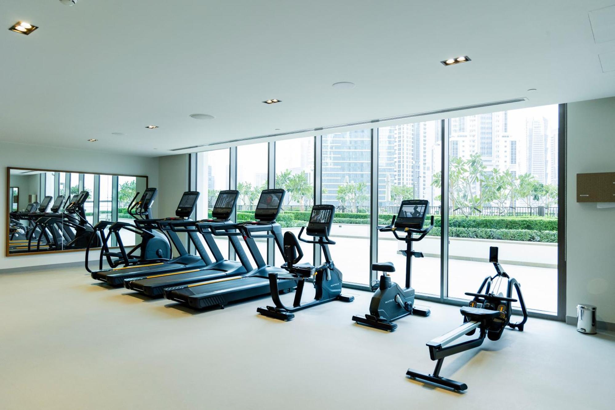 Apartment High-rise Chic, Burj Crown, Opera Boulevard View, By Mall *