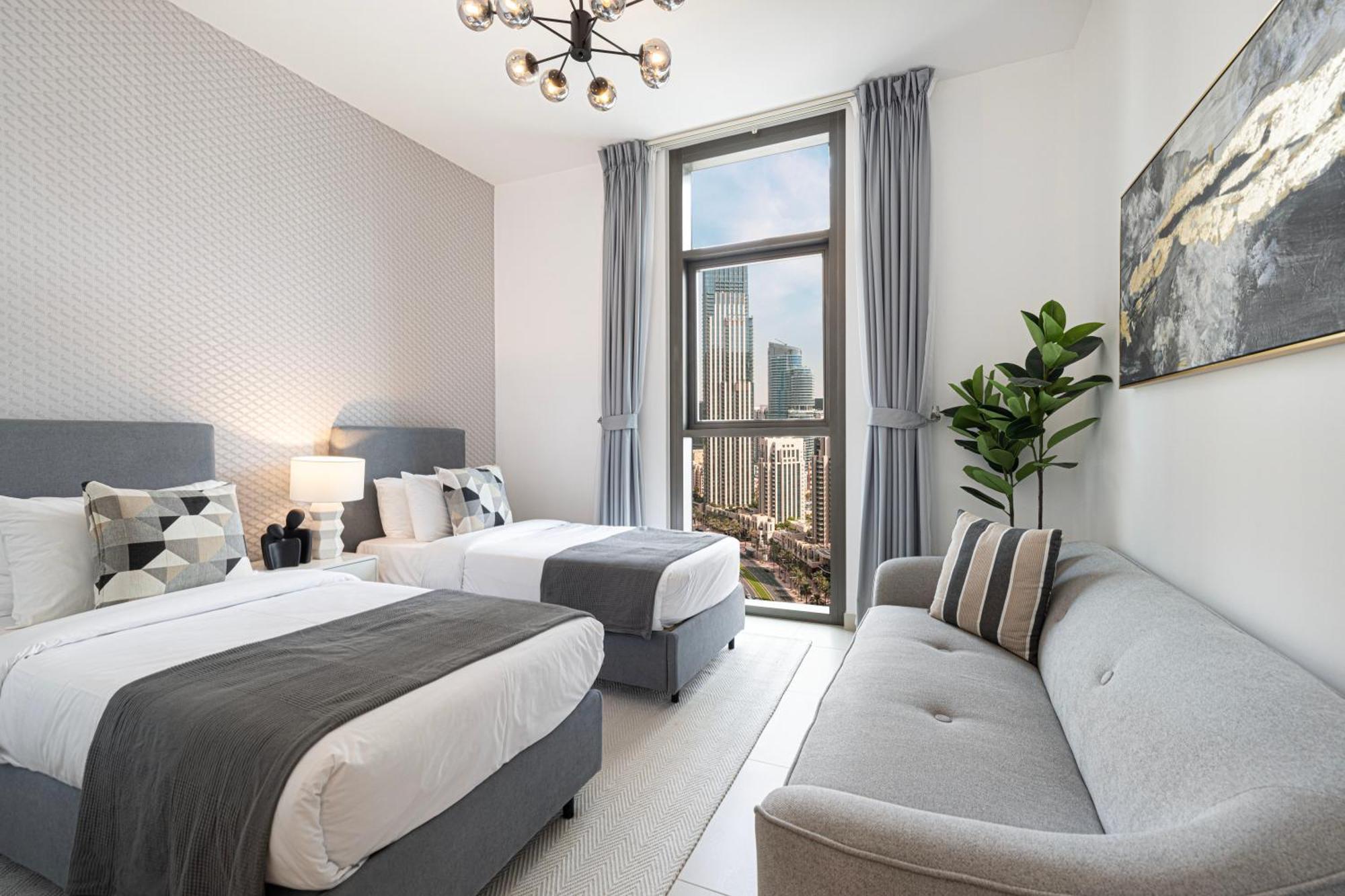 High-rise Chic, Burj Crown, Opera Boulevard View, By Mall