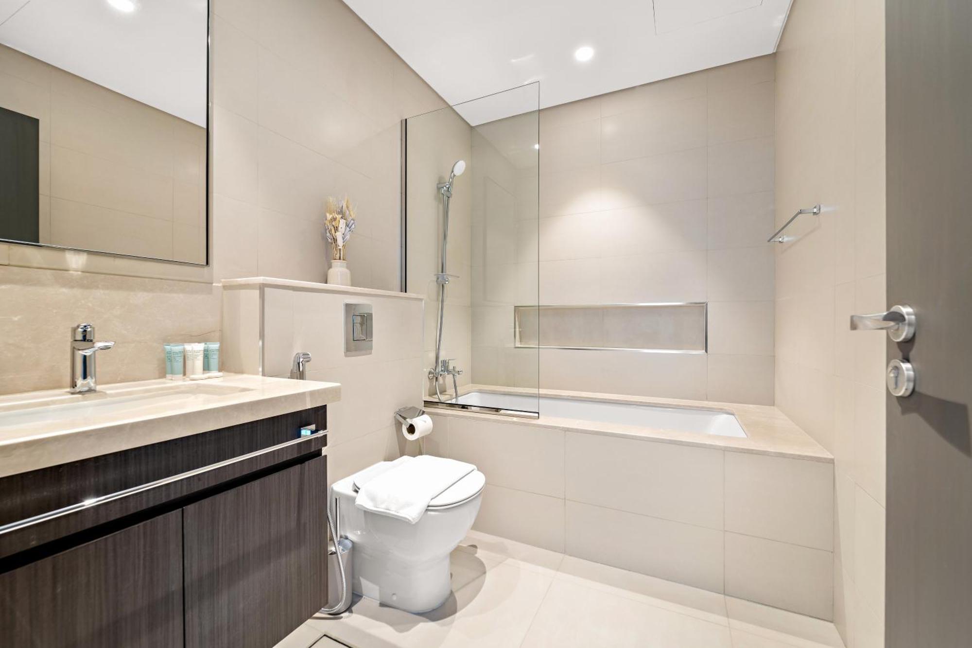 3br Maid's With Burj Khalifa Views Dubai