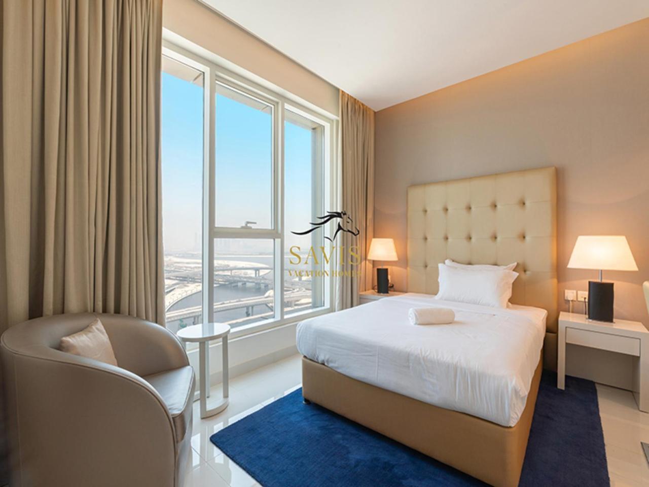Savis Home-spacious With Canal View Dubai