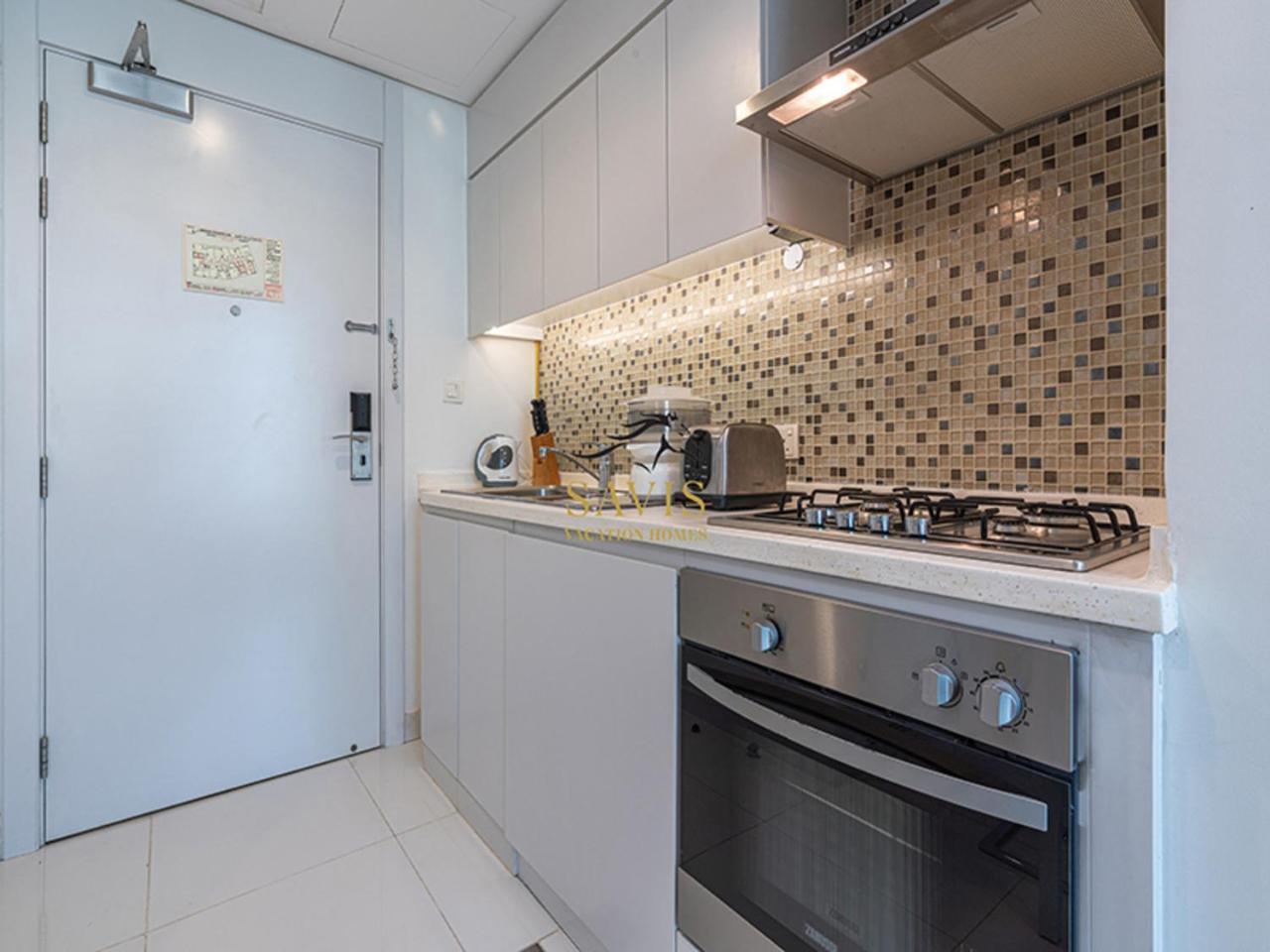 Savis Home-spacious With Canal View Dubai