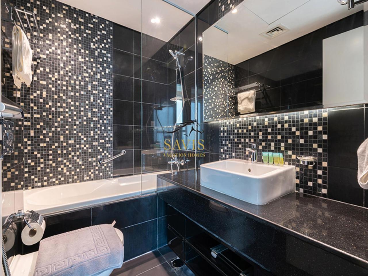 Savis Home-spacious With Canal View *