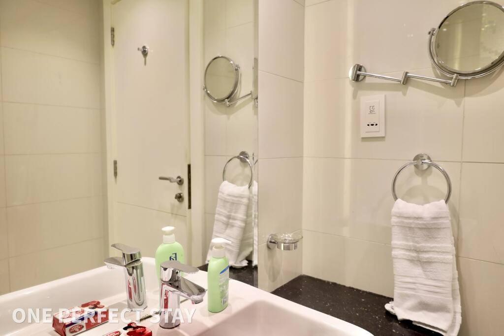 Family 3br Business Bay Pool & Gym Apartment *