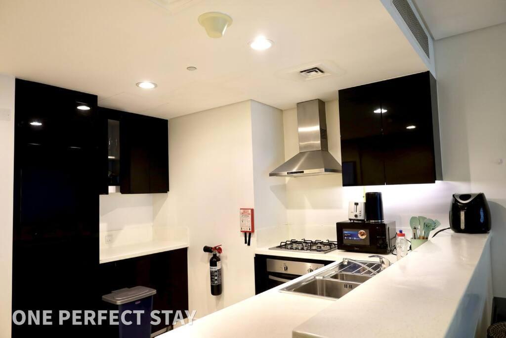 Family 3br Business Bay Pool & Gym Apartment *