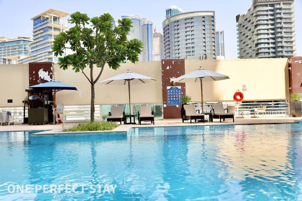 Family 3br Business Bay Pool & Gym Apartment *