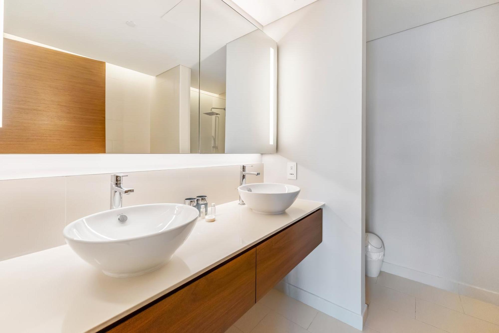 Fam Living - Walk - Opulent Living Apartment Dubai