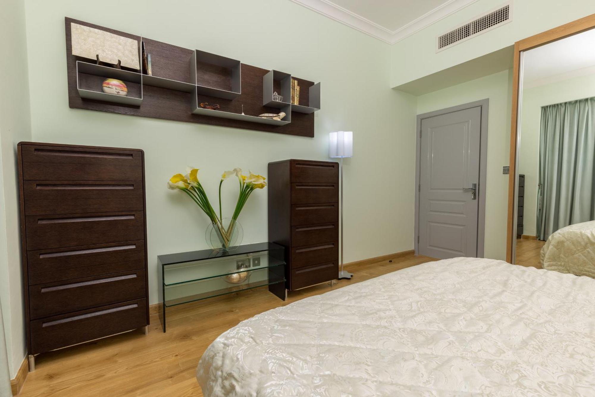 Apartment Amazing Large -150 Sq Meters, Sea Side 2 Bedroom Flat