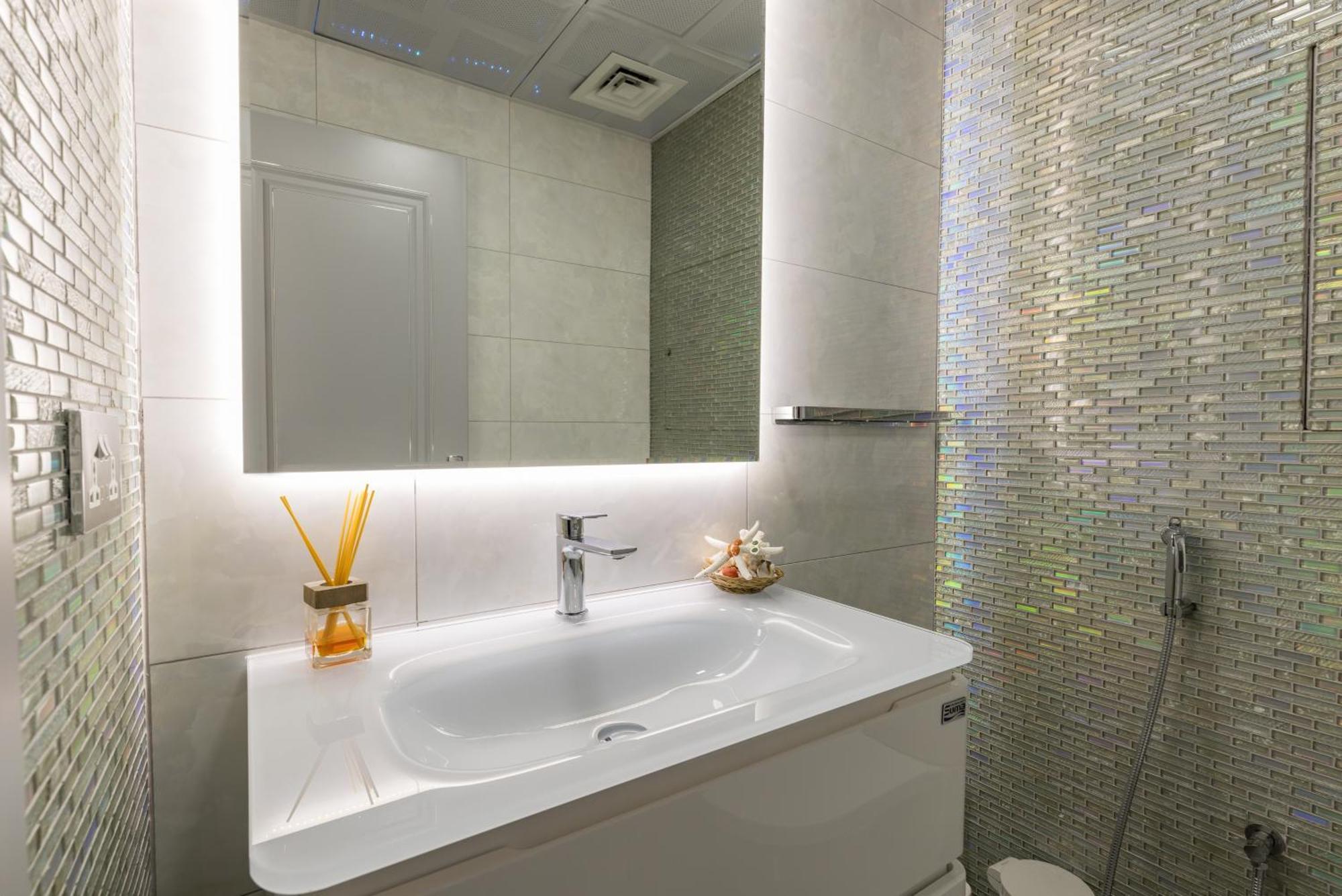 Amazing Large -150 Sq Meters, Sea Side 2 Bedroom Flat Apartment Dubai