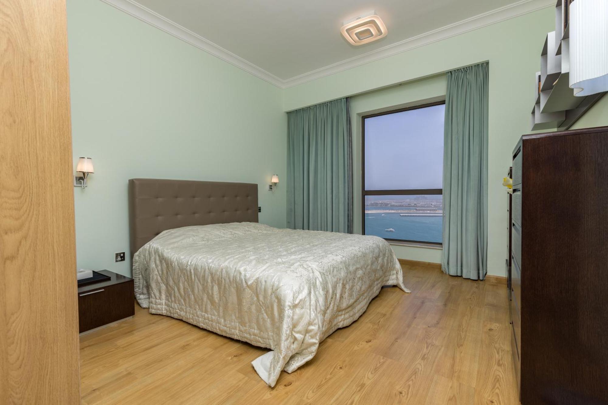 Apartment Amazing Large -150 Sq Meters, Sea Side 2 Bedroom Flat *