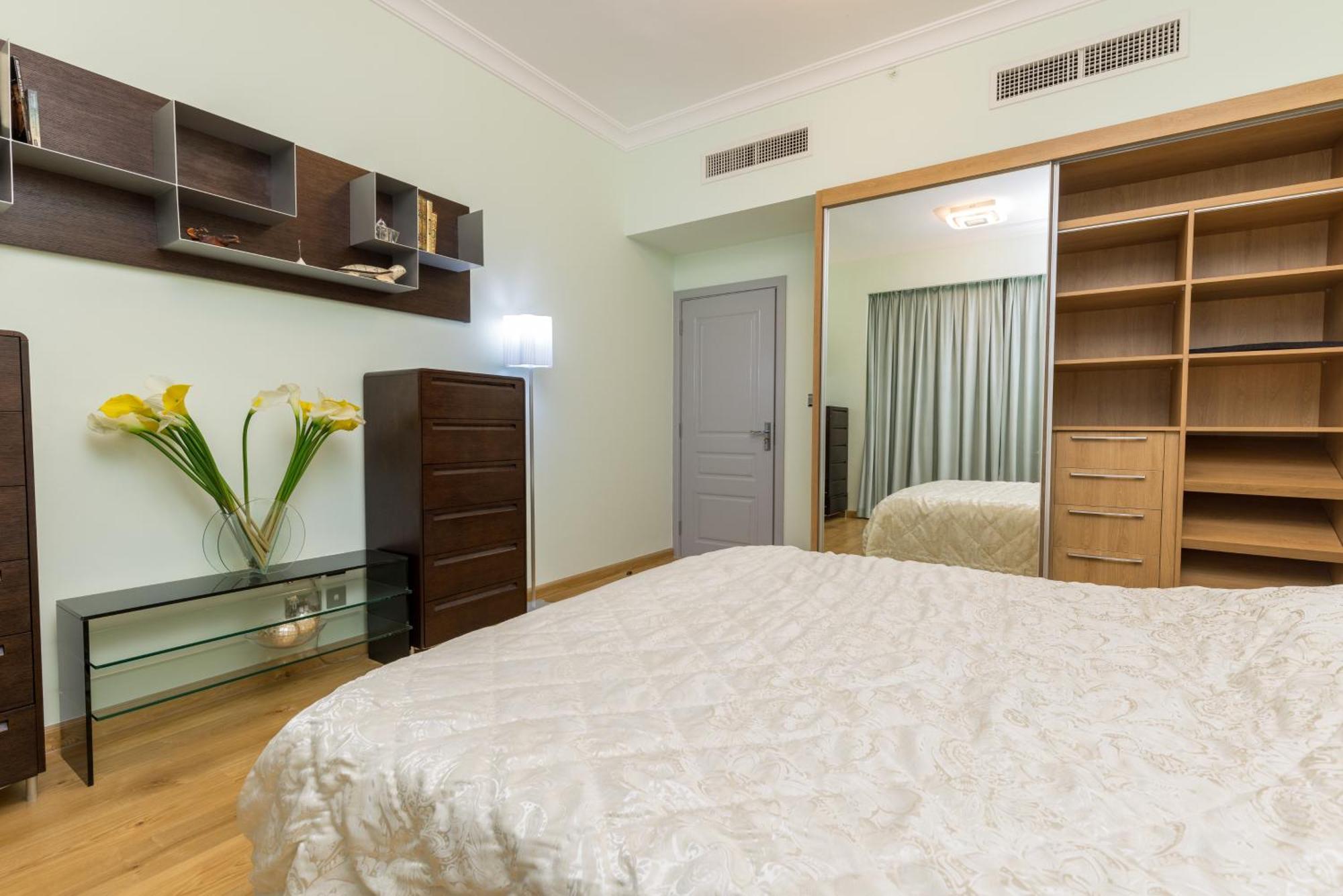Apartment Amazing Large -150 Sq Meters, Sea Side 2 Bedroom Flat *