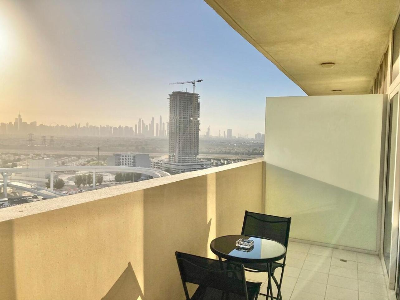 Apartment Luxurious 2br Skyline & Pool Views *