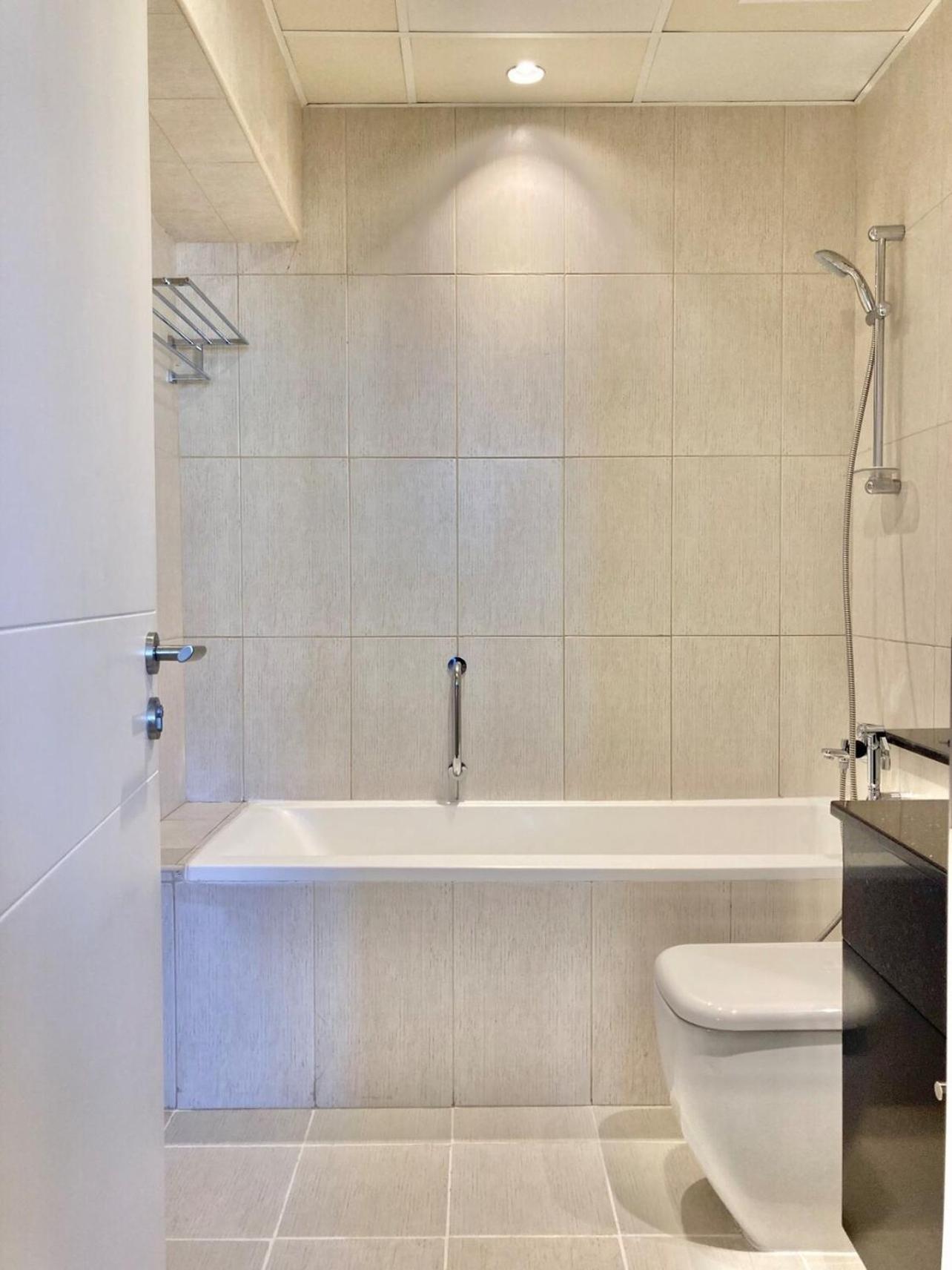 Apartment Luxurious 2br Skyline & Pool Views