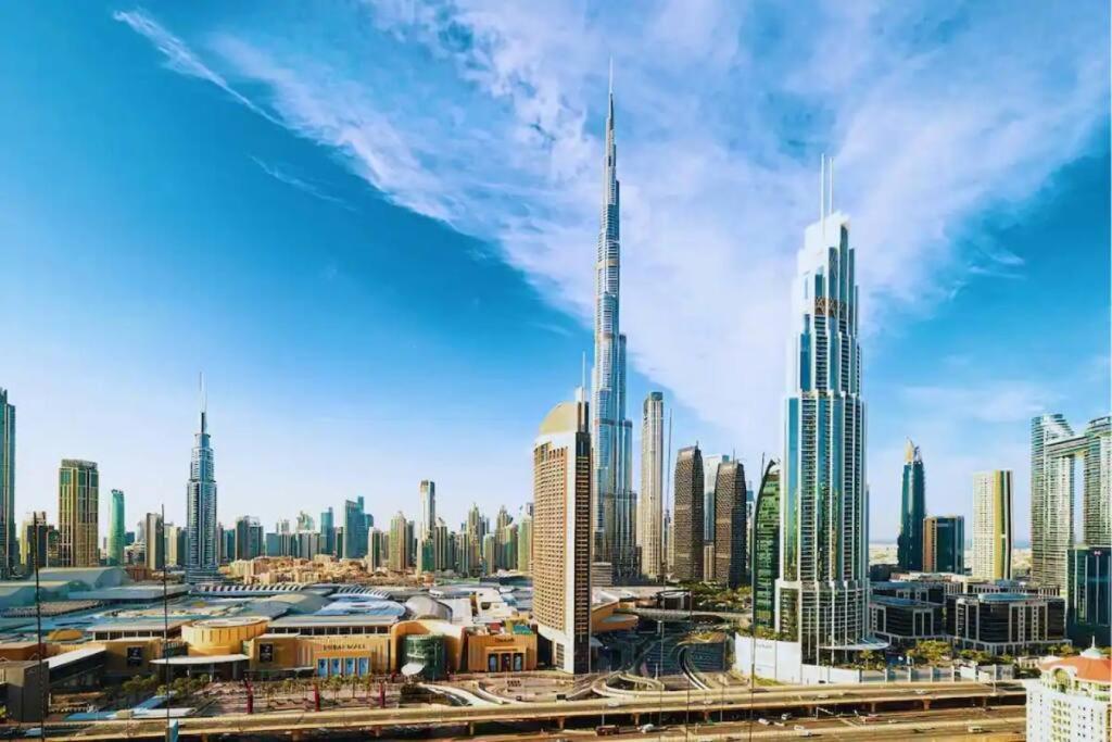 Apartment Downtown - Burj Khalifa Facing - 2 Bed Luxe *