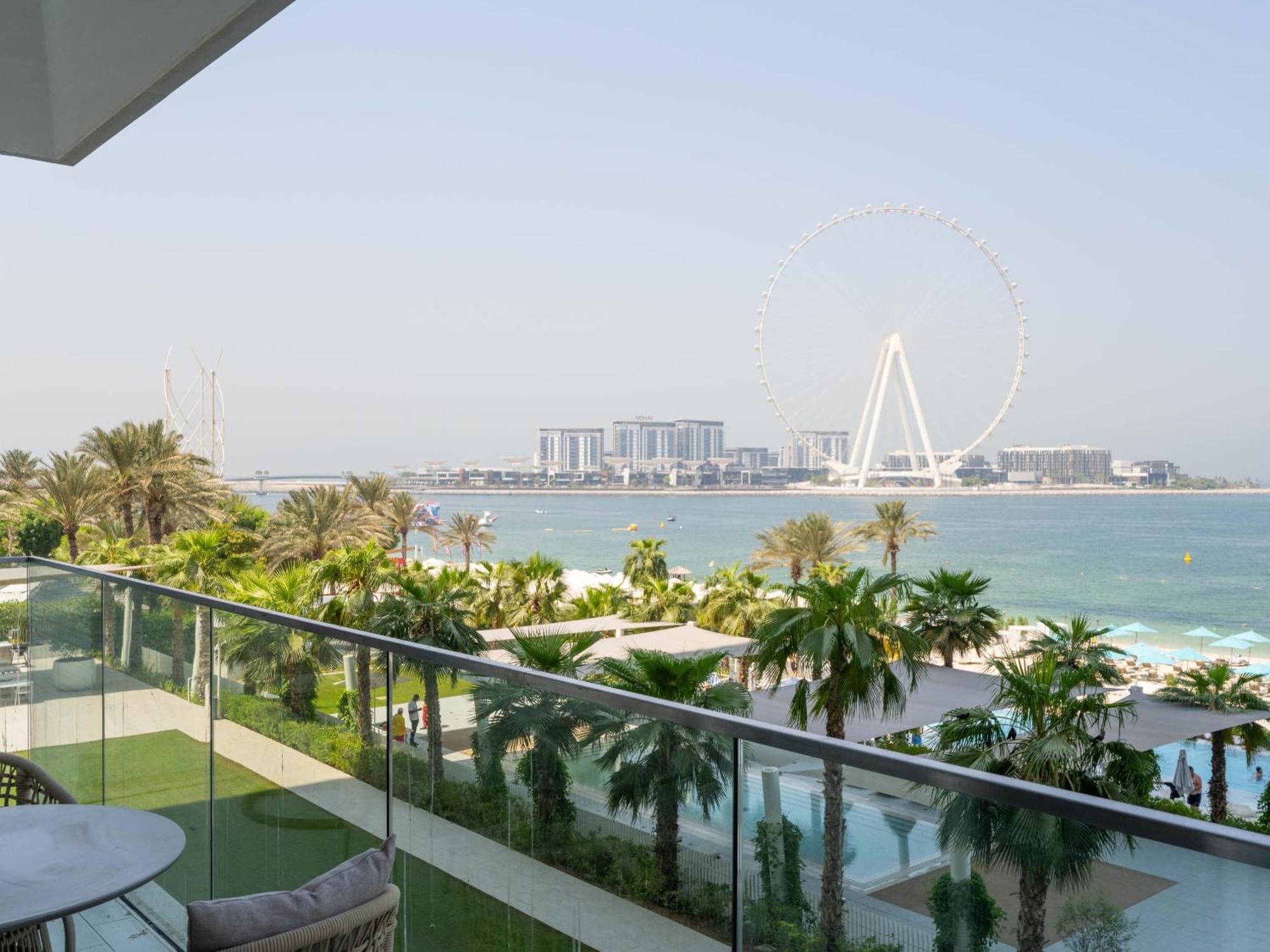 Luxurious 2br With Amazing Marina View & Large Patio Dubai
