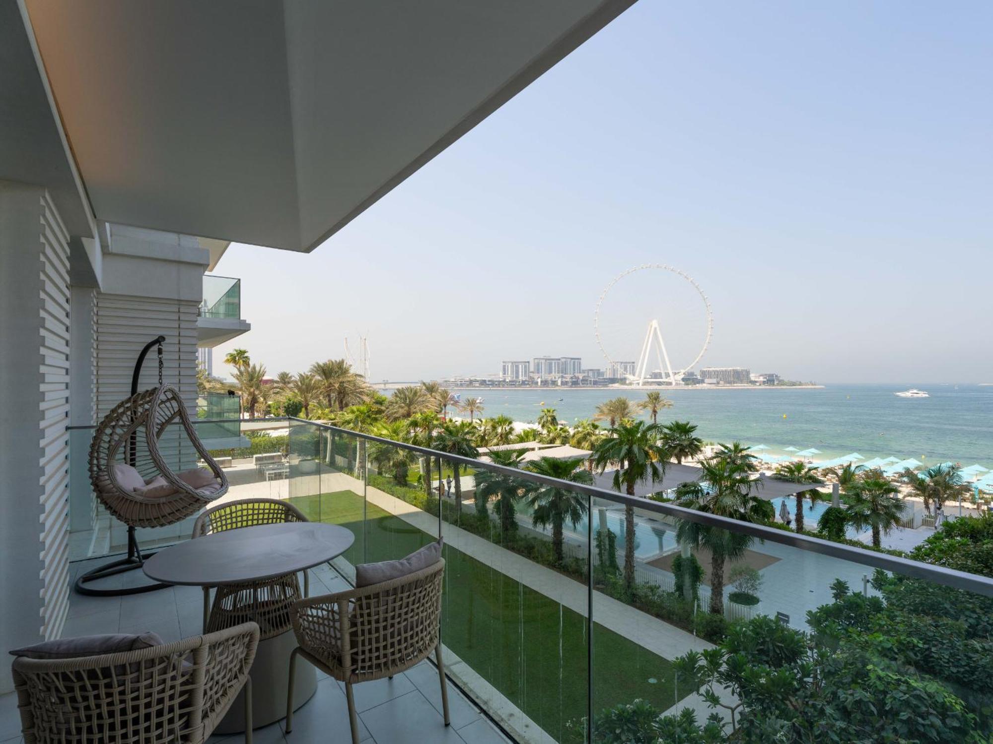 Luxurious 2br With Amazing Marina View & Large Patio Dubai