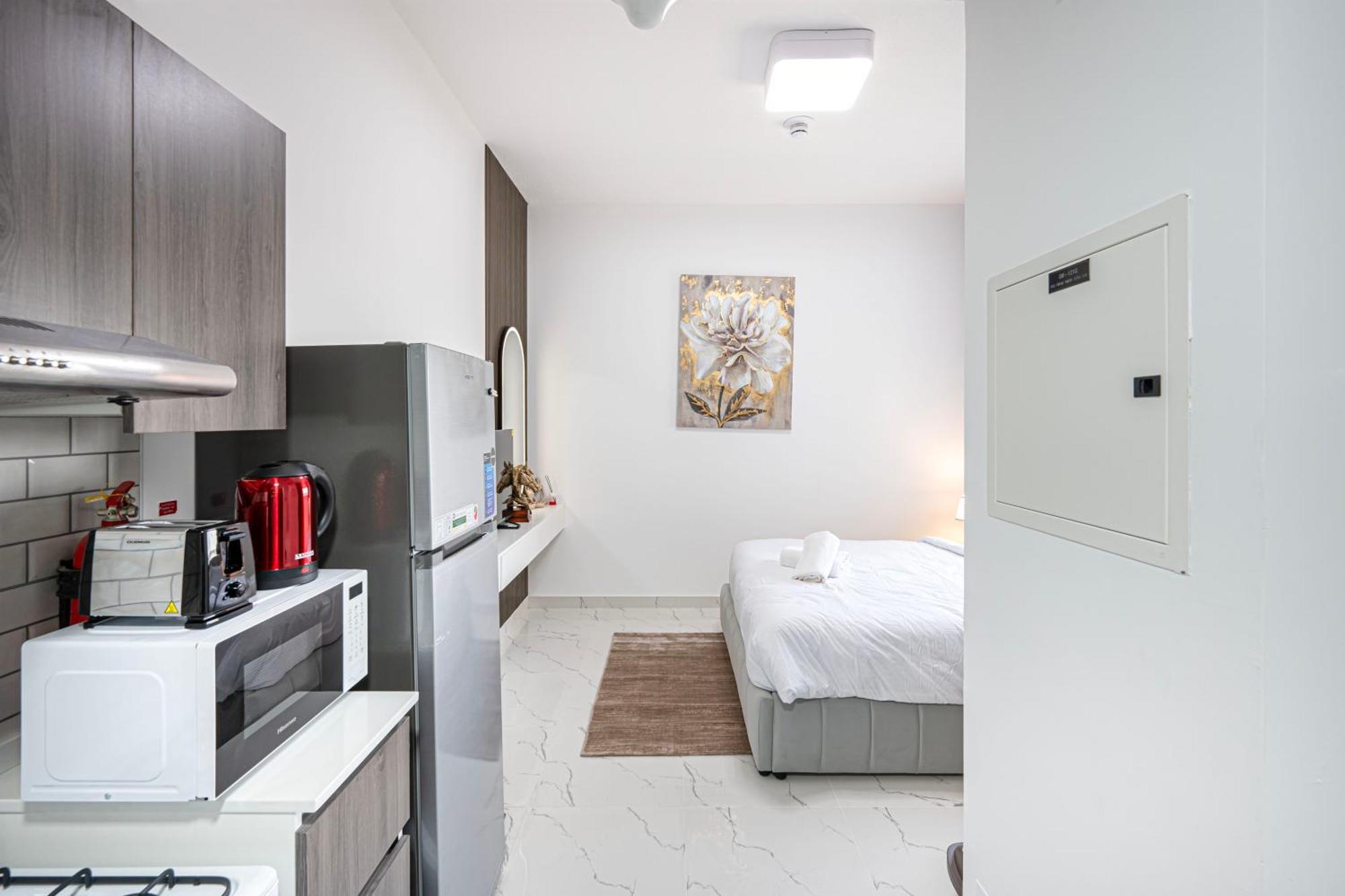 Modern Close To Silicon Oasis *