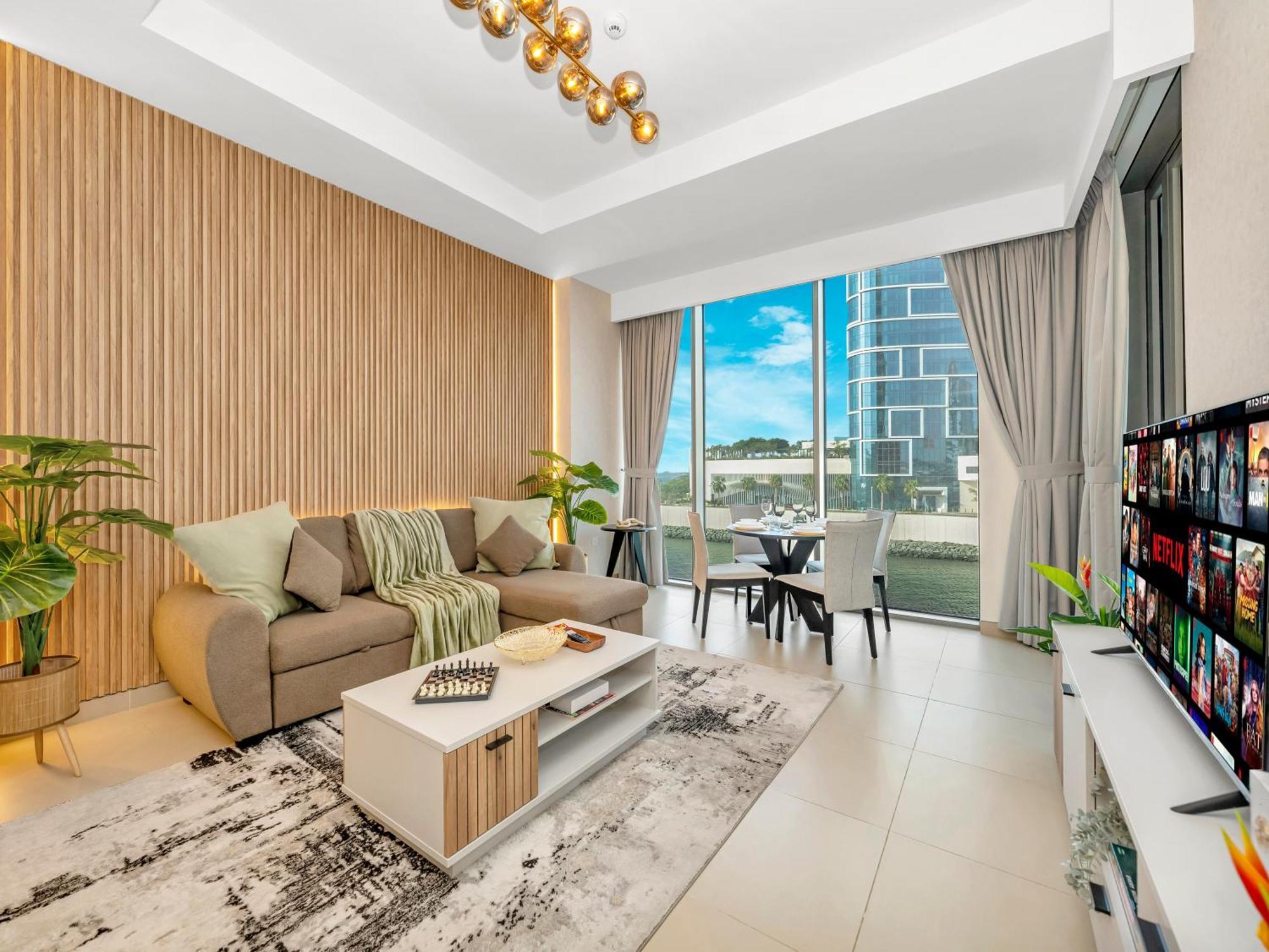 Luxurious 1bhk With Marina Waterfront & Eye Views In Jbr, Marina Apartment