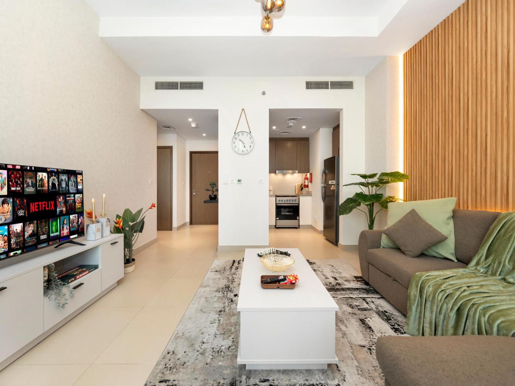 Luxurious 1bhk With Marina Waterfront & Eye Views In Jbr, Marina *