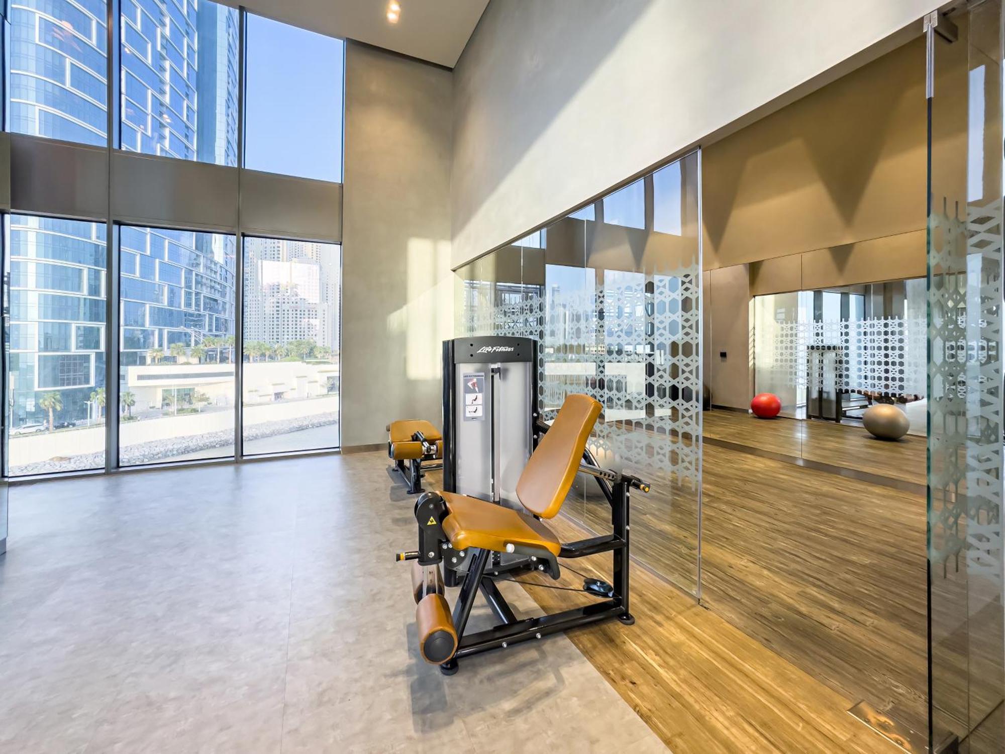 Luxurious 1bhk With Marina Waterfront & Eye Views In Jbr, Marina Apartment *