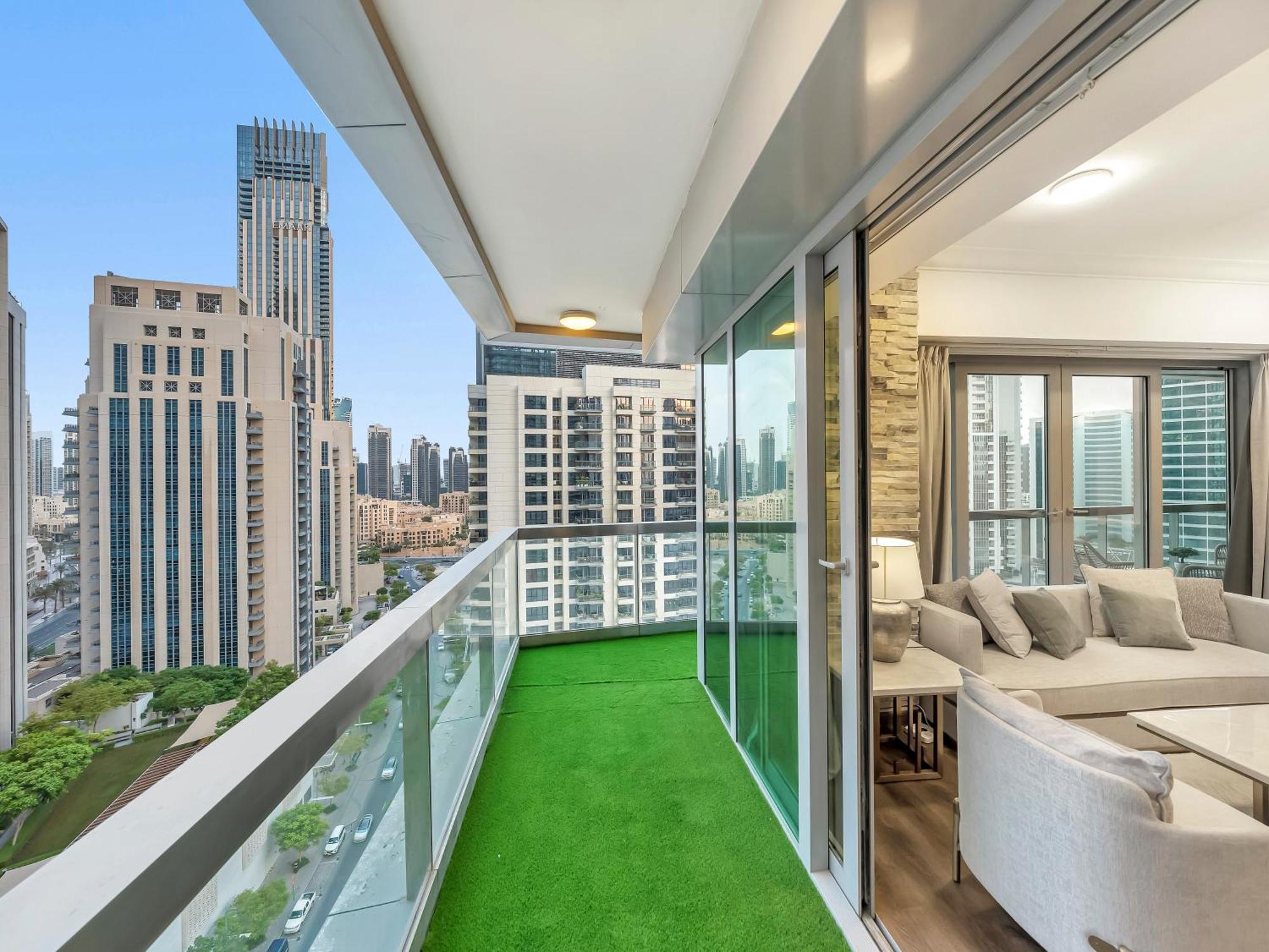 Apartment Elegant Two Bedroom With Large Balcony And Panoramic Downtown Skyline & Boulevard Views By Luxury Space Dubai