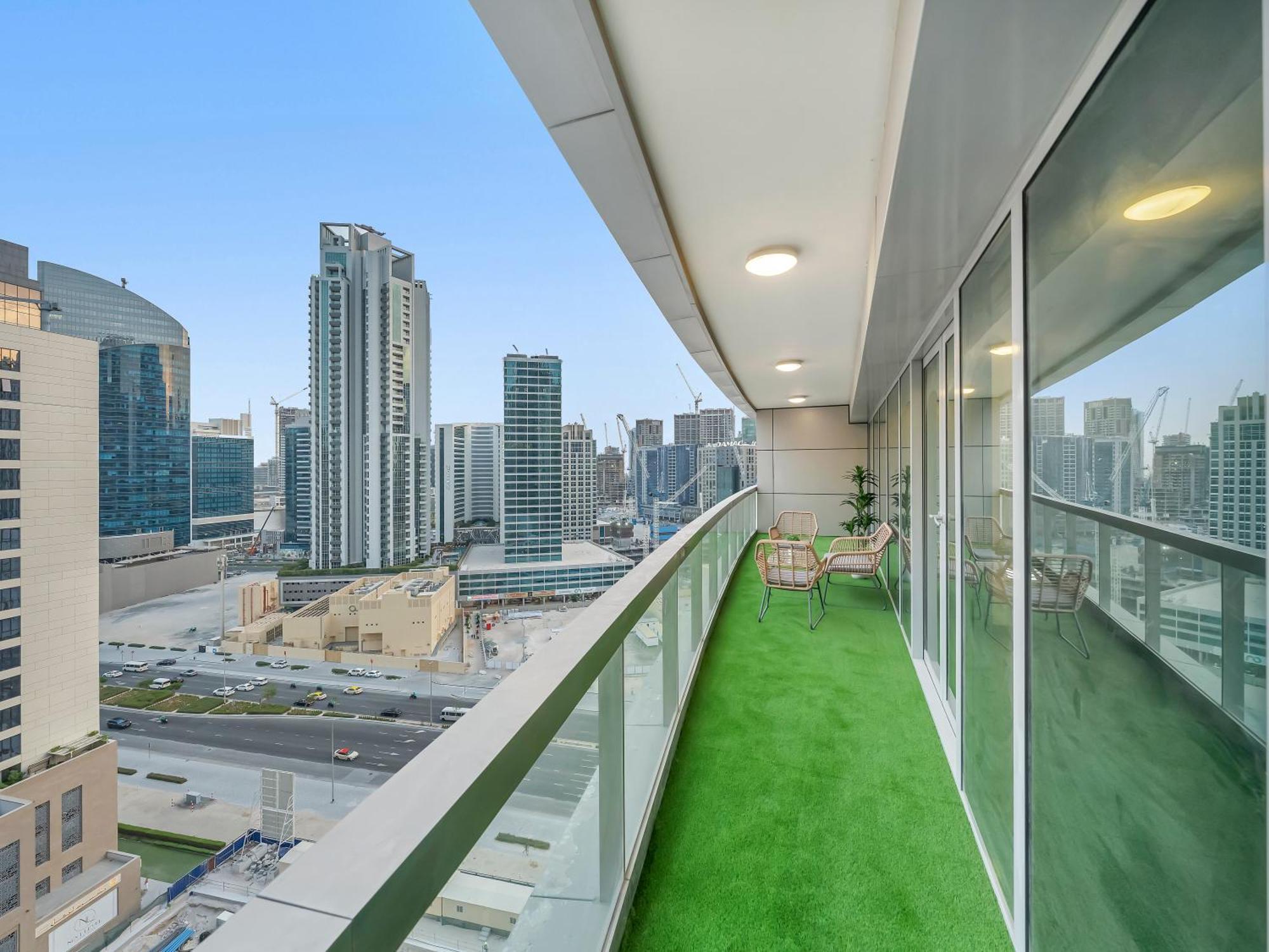 Elegant Two Bedroom With Large Balcony And Panoramic Downtown Skyline & Boulevard Views By Luxury Space * Dubai