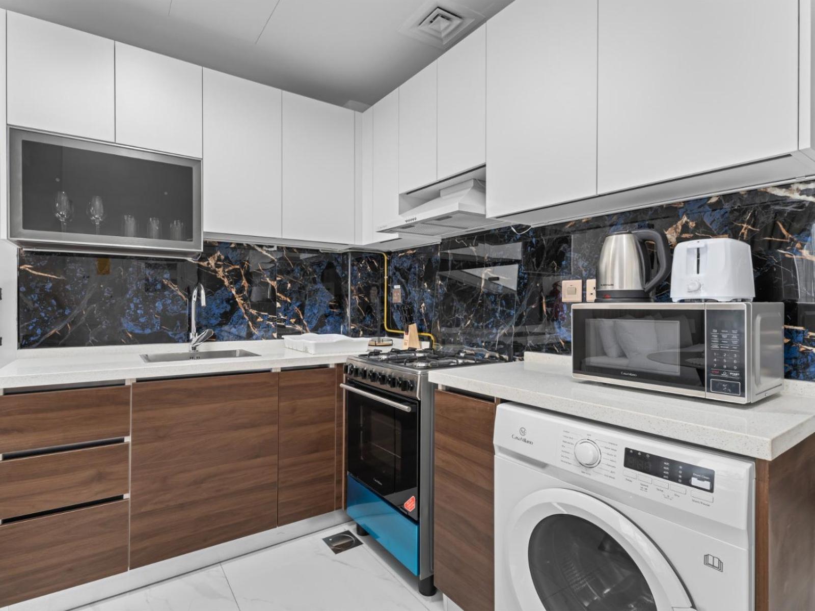 Luxurious Haven In Jewelz-arjan Apartment