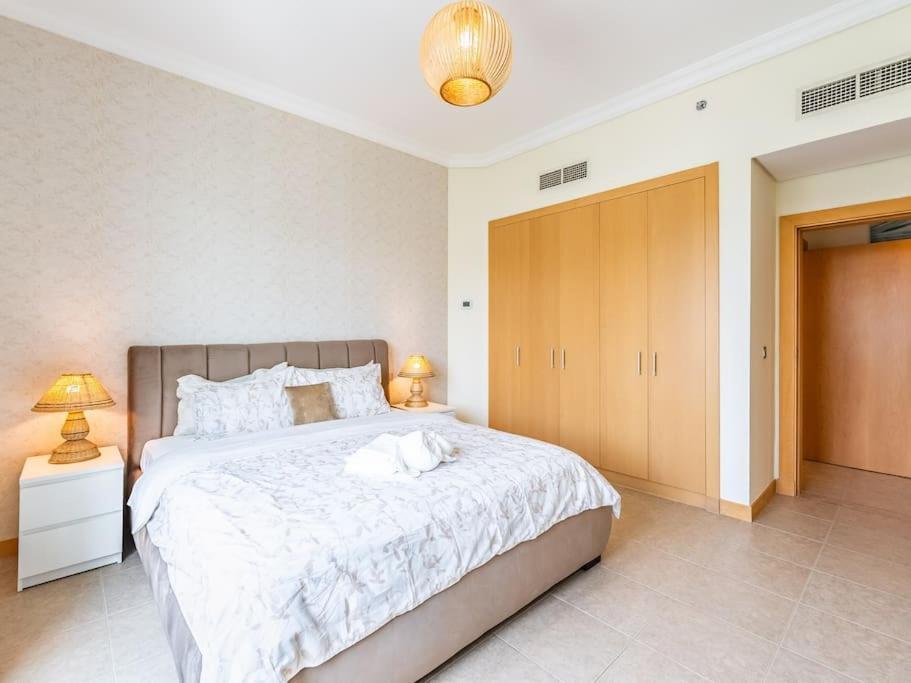 Palm Jumeriah - 4 Bedroom - Beachfront Living Dubai