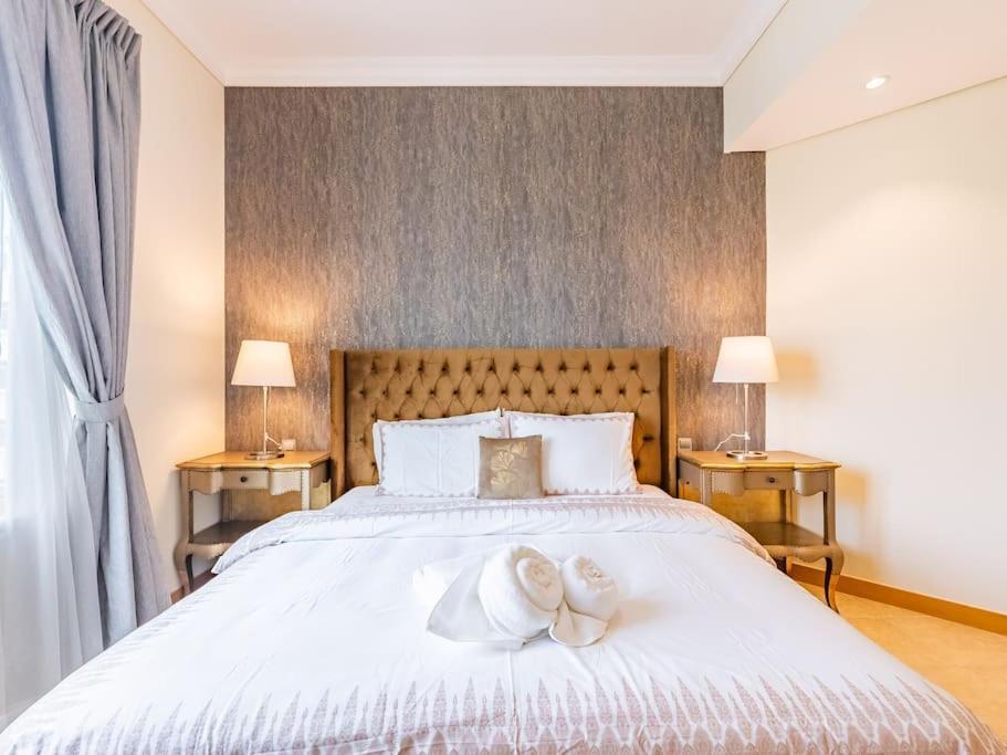 Palm Jumeriah - 4 Bedroom - Beachfront Living Apartment Dubai