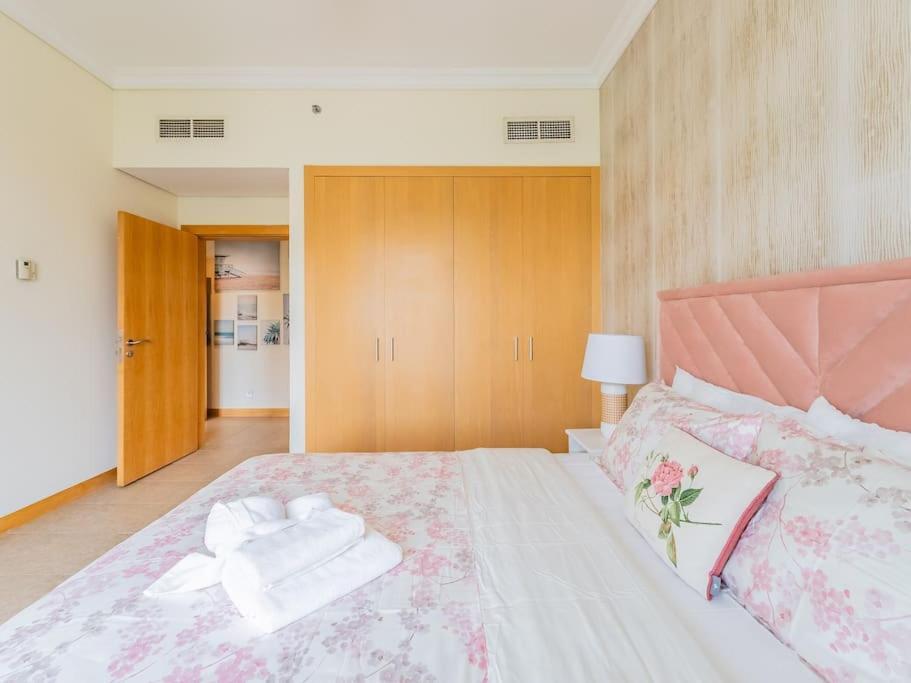 Palm Jumeriah - 4 Bedroom - Beachfront Living Dubai