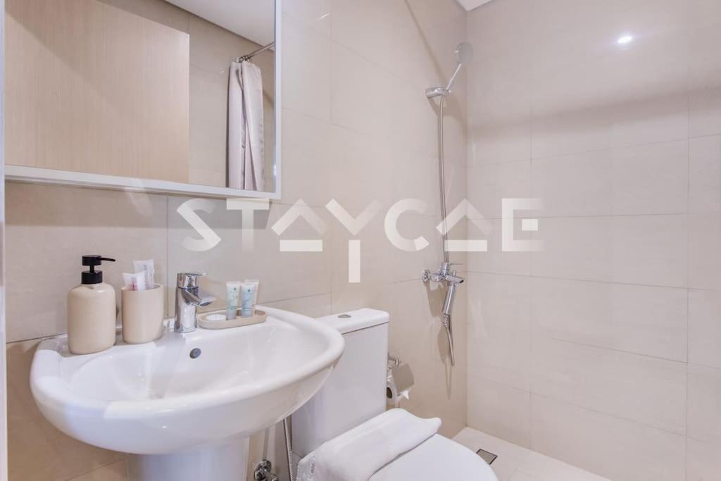 Staycae- Burj Royale 03 Bedroom *