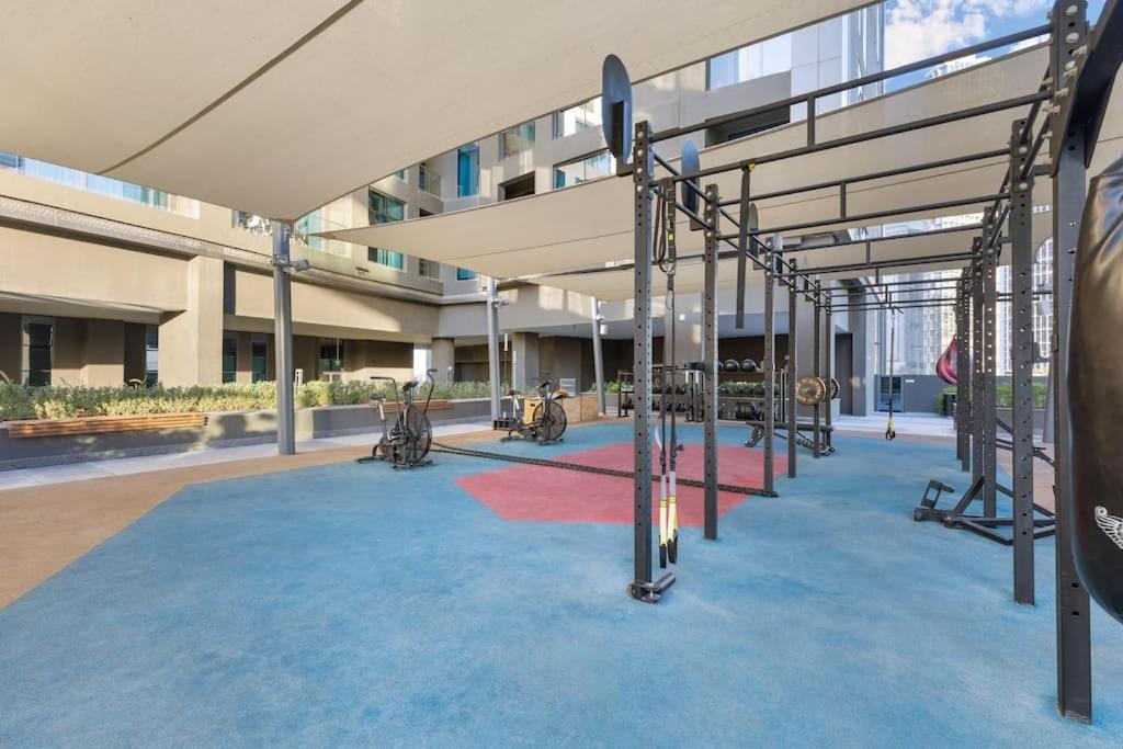 Apartment Waves - Stylish 13th-floor With Top-notch Amenities *