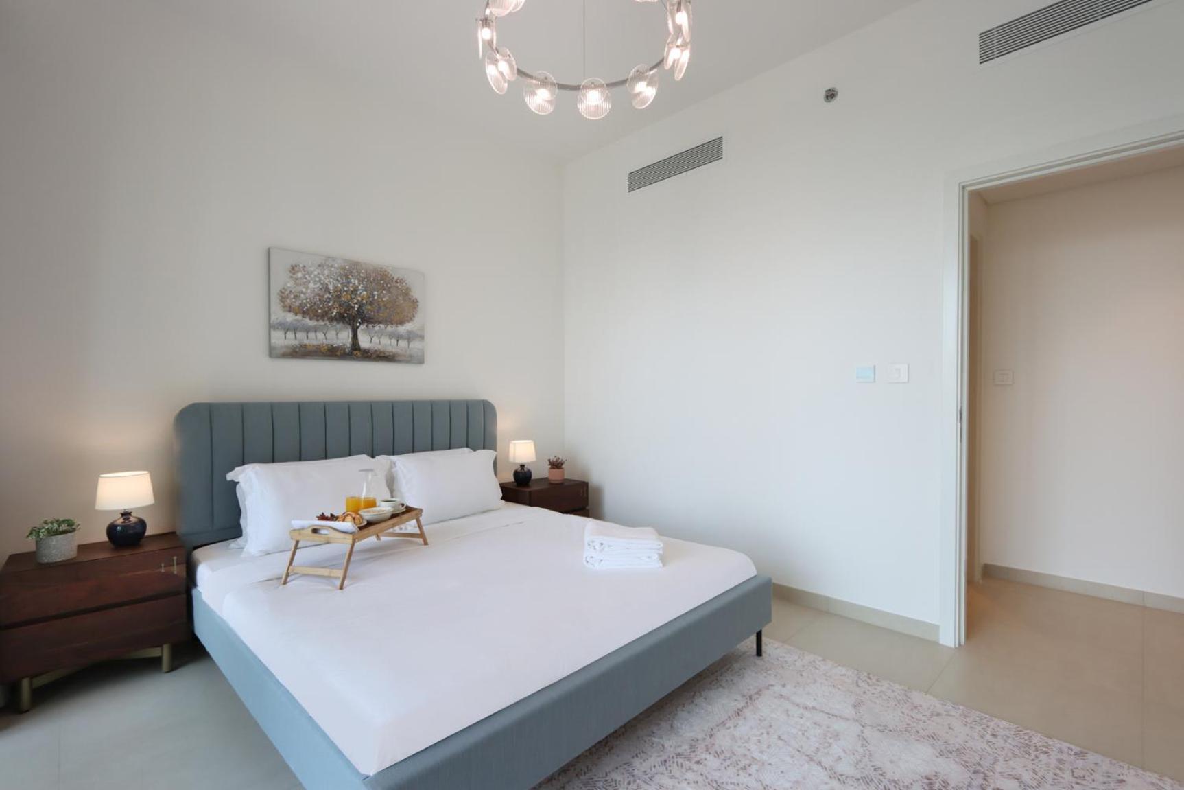 Livbnb- Your Looking Over Burj & Fountainview Apartment *