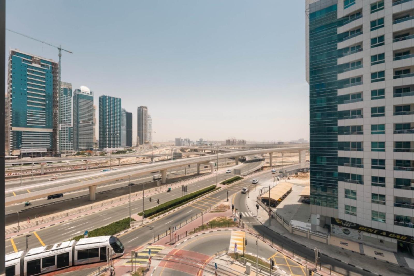 Skyline With Balcony In Marina Apartment Dubai