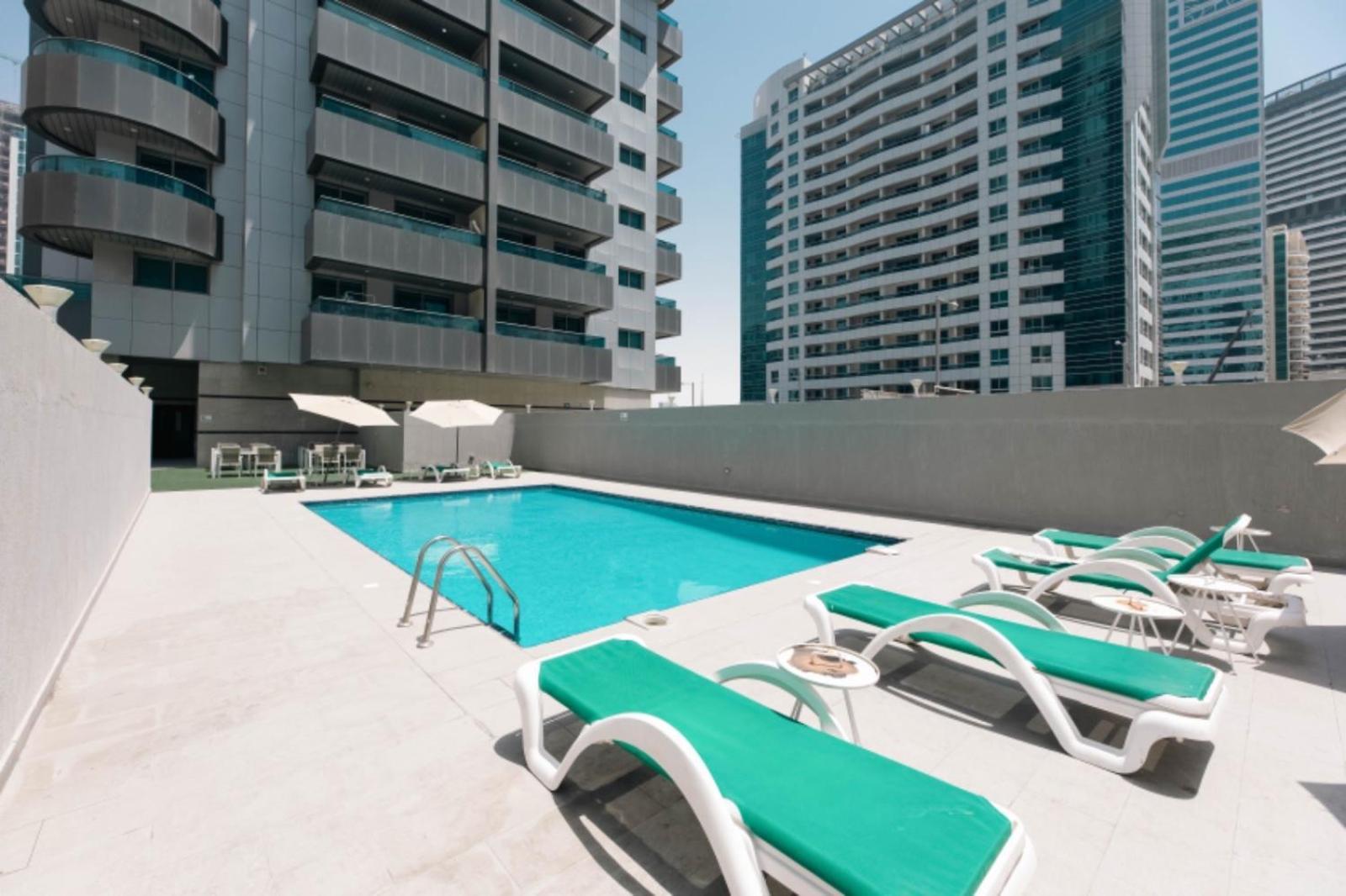With Sunset Views At Marina Apartment *